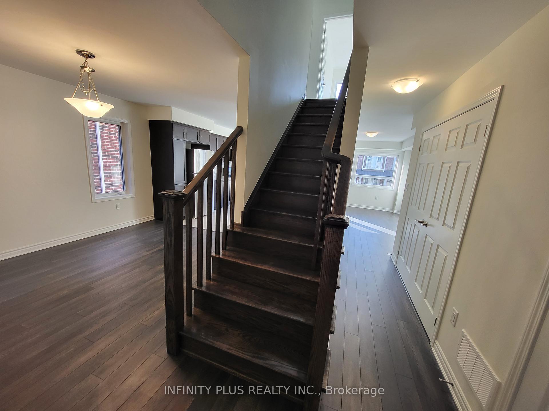 Photo 6 of 3351 Thunderbird Promenade, Pickering, Rural Pickering — HOMEH
