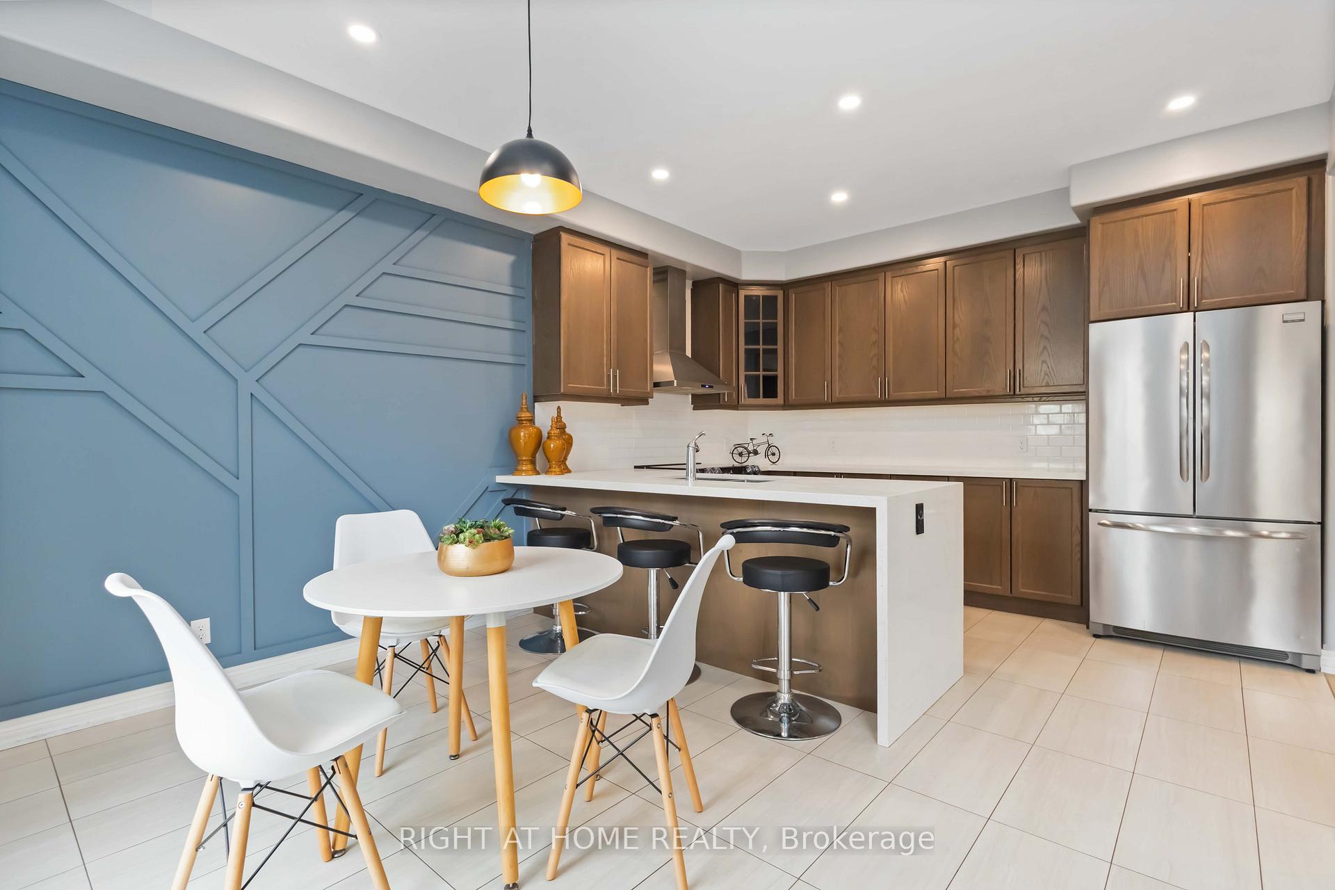 Photo 6 of 225 Blackwell Crescent, Oshawa, Windfields — HOMEH