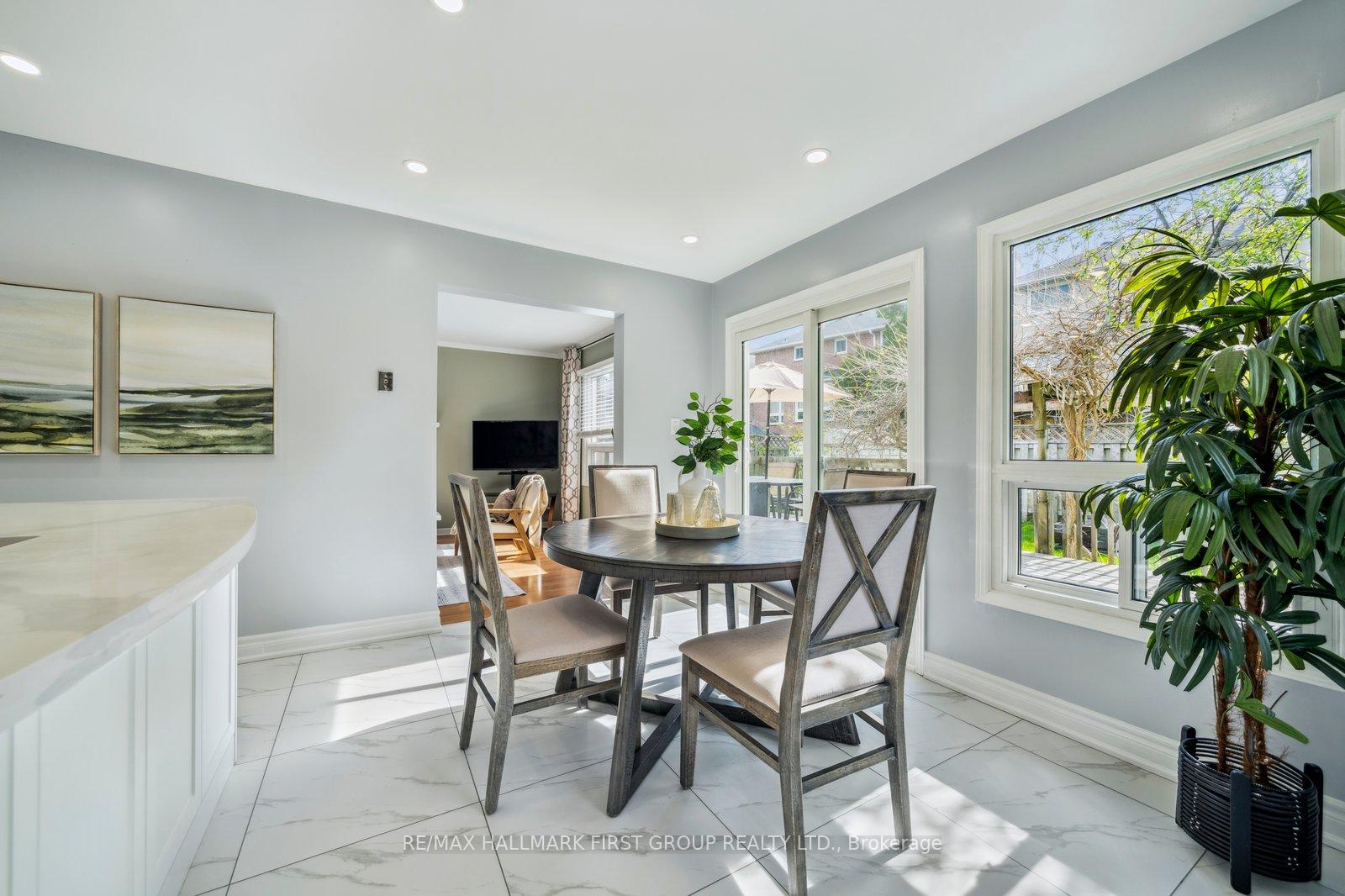Photo 11 of 1108 Timber Court, Pickering, Liverpool — HOMEH