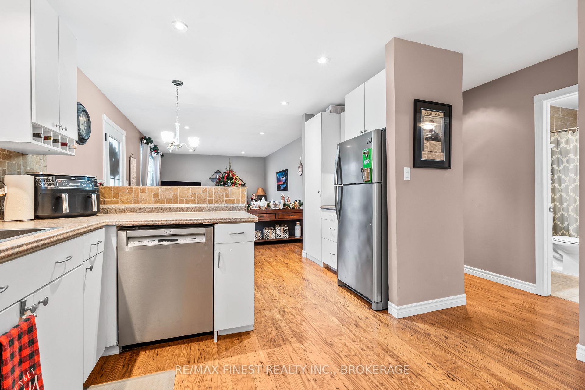 Photo 16 of 1331 Waverley Crescent, Kingston, South of Taylor-Kidd Blvd — HOMEH