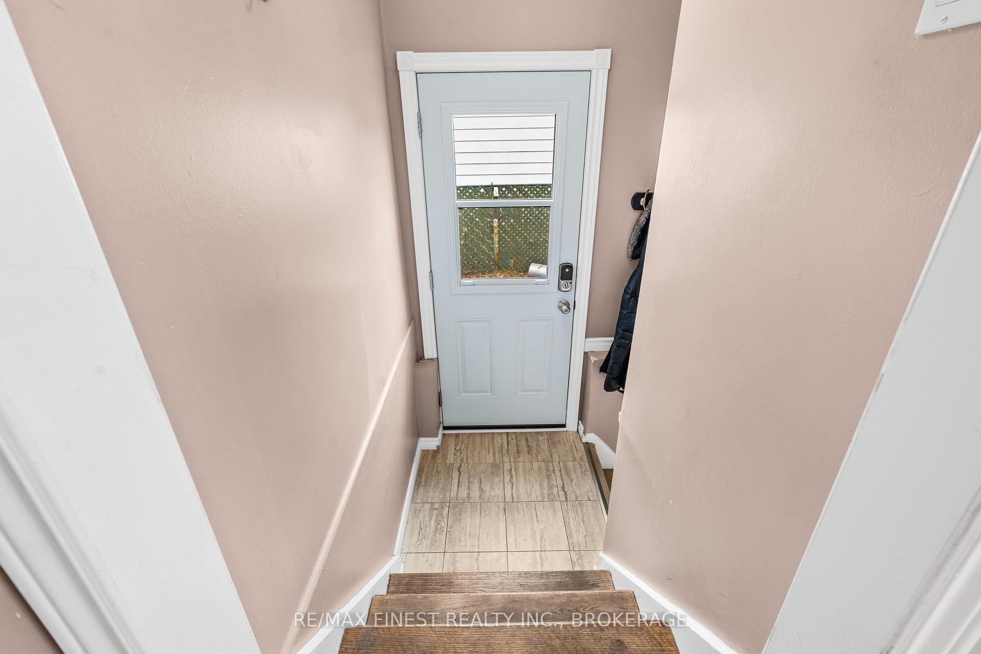 Photo 17 of 1331 Waverley Crescent, Kingston, South of Taylor-Kidd Blvd — HOMEH