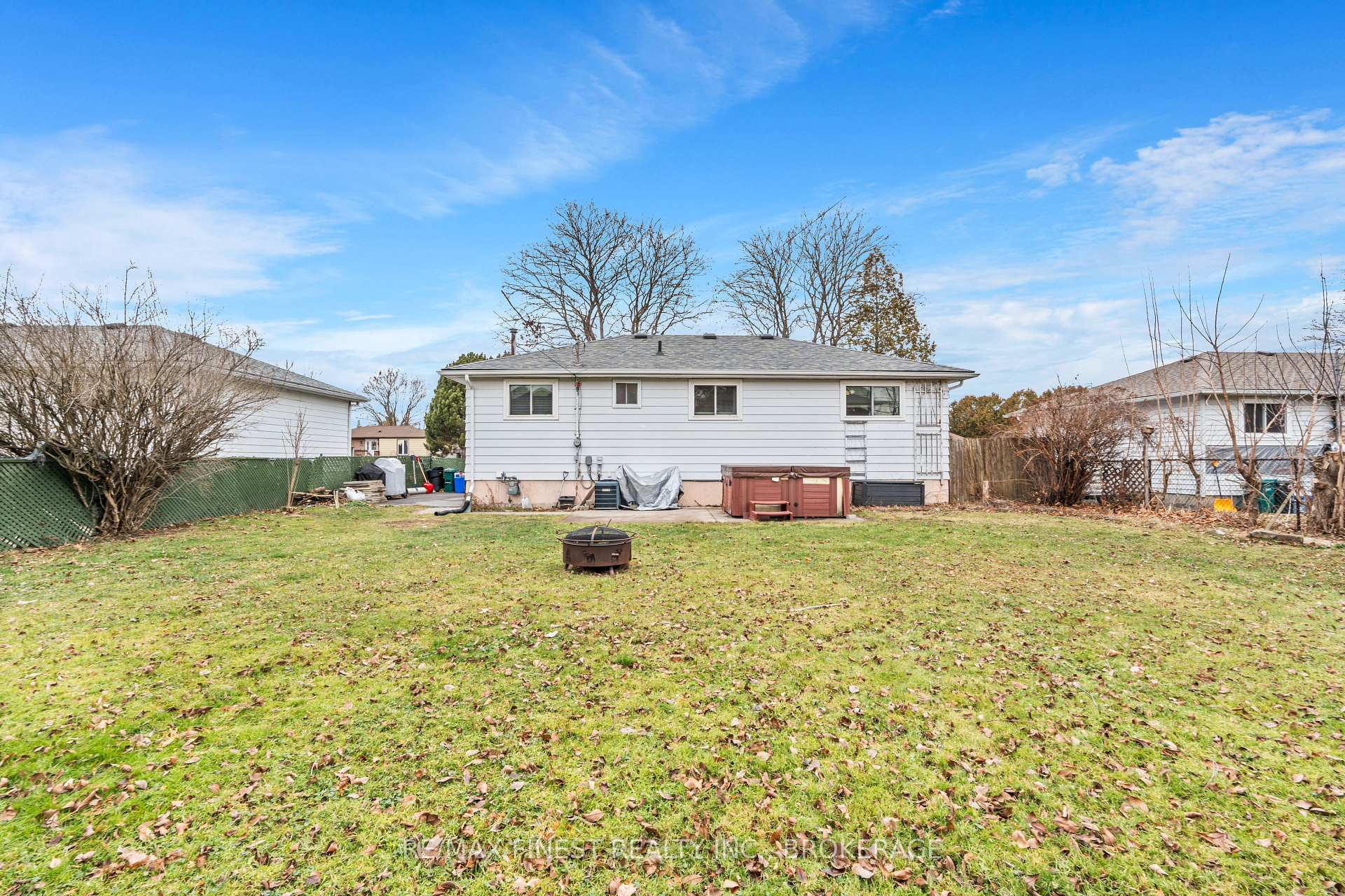 Photo 31 of 1331 Waverley Crescent, Kingston, South of Taylor-Kidd Blvd — HOMEH