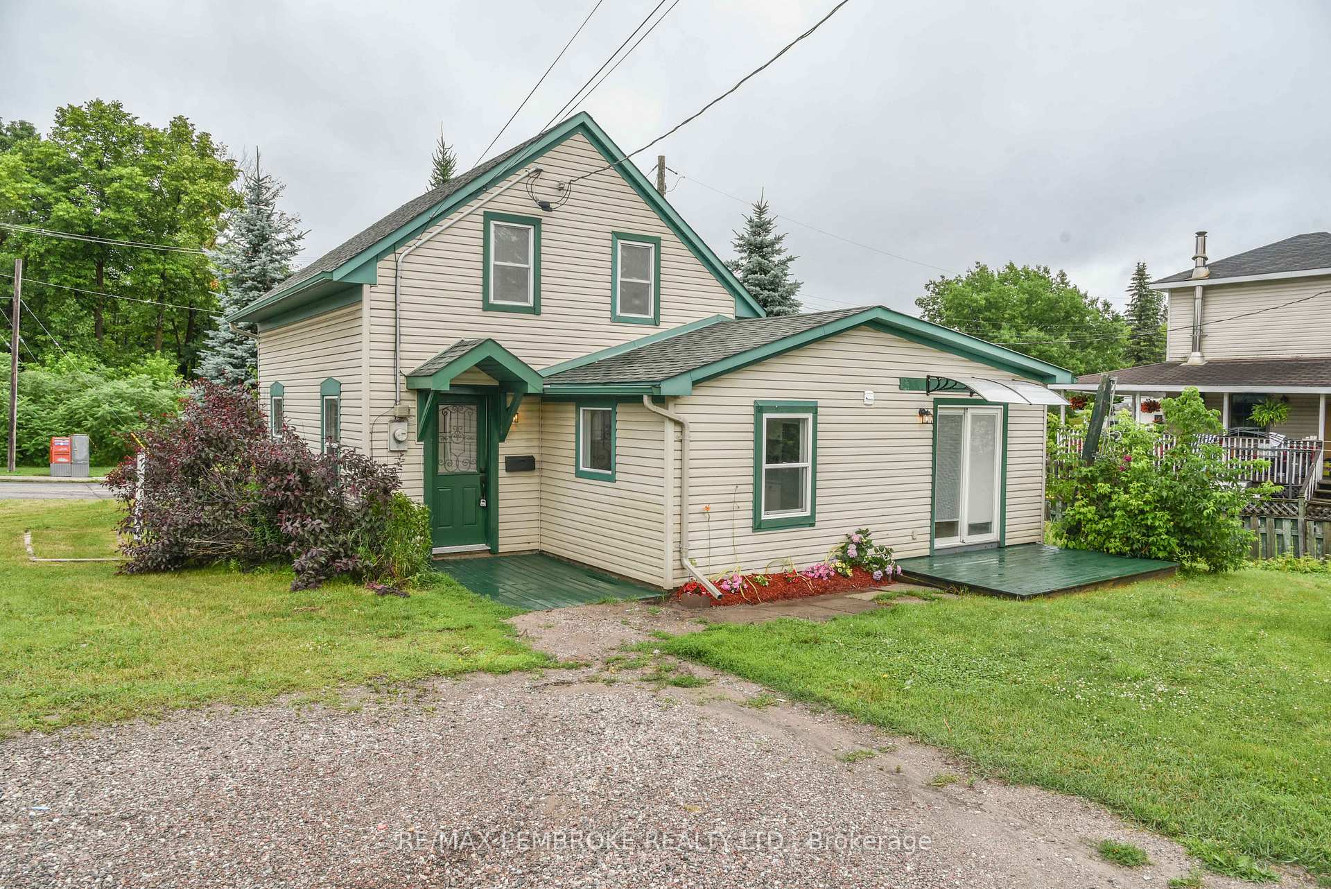 Photo 1 of 279 Lisgar Avenue, Renfrew — HOMEH