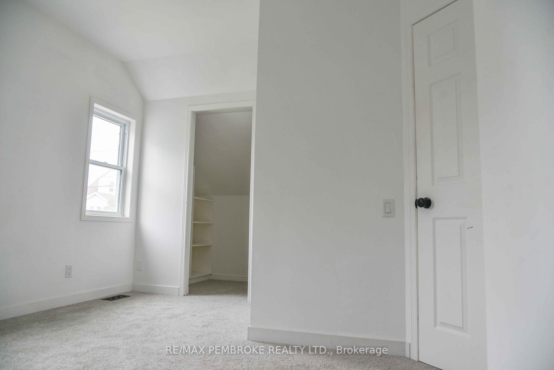 Photo 29 of 279 Lisgar Avenue, Renfrew — HOMEH