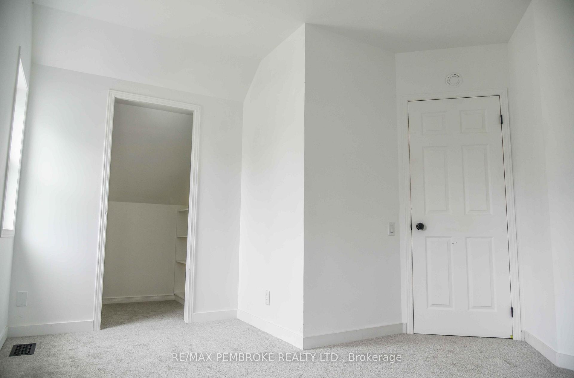 Photo 30 of 279 Lisgar Avenue, Renfrew — HOMEH