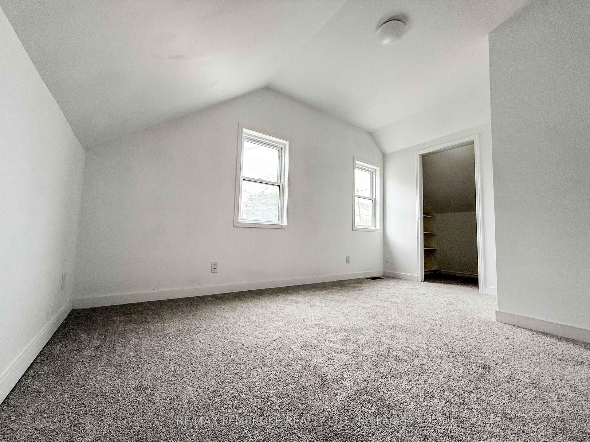 Photo 31 of 279 Lisgar Avenue, Renfrew — HOMEH