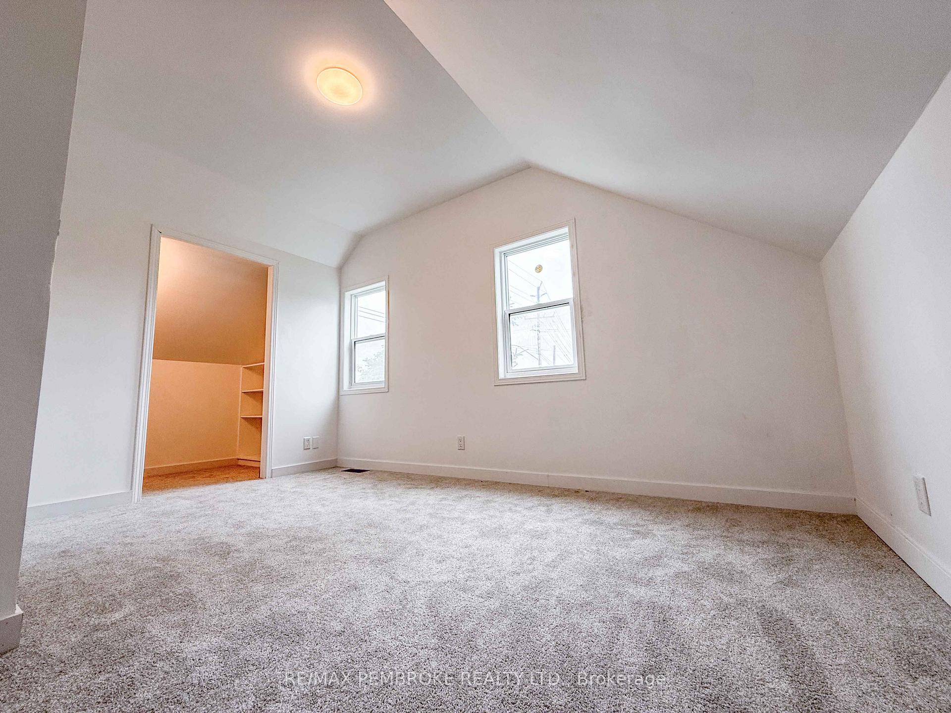 Photo 38 of 279 Lisgar Avenue, Renfrew — HOMEH