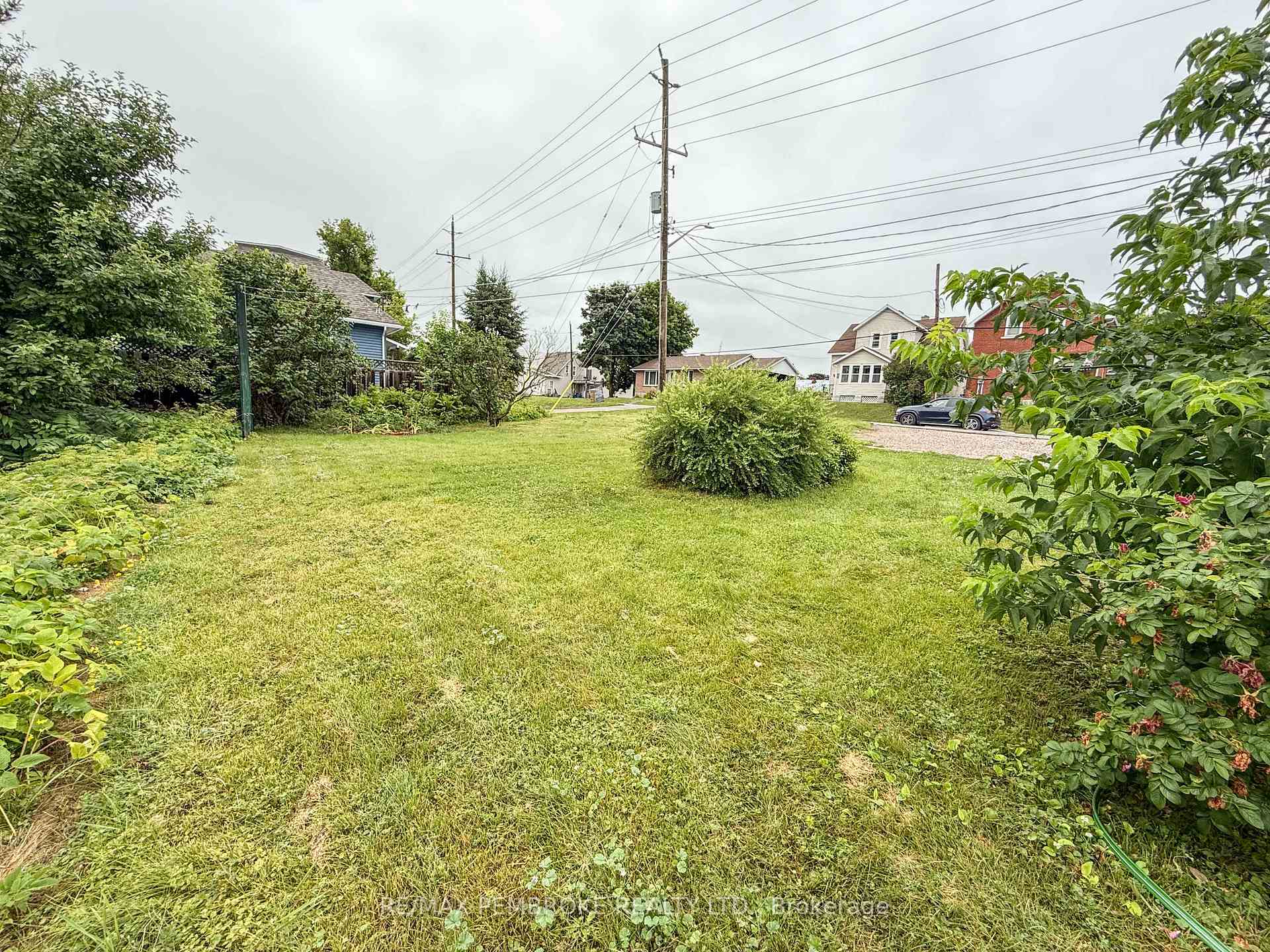 Photo 39 of 279 Lisgar Avenue, Renfrew — HOMEH