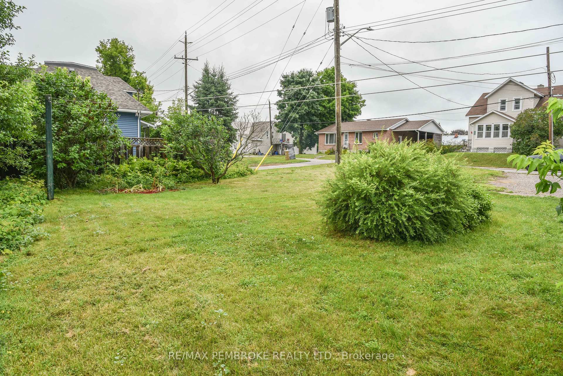 Photo 41 of 279 Lisgar Avenue, Renfrew — HOMEH