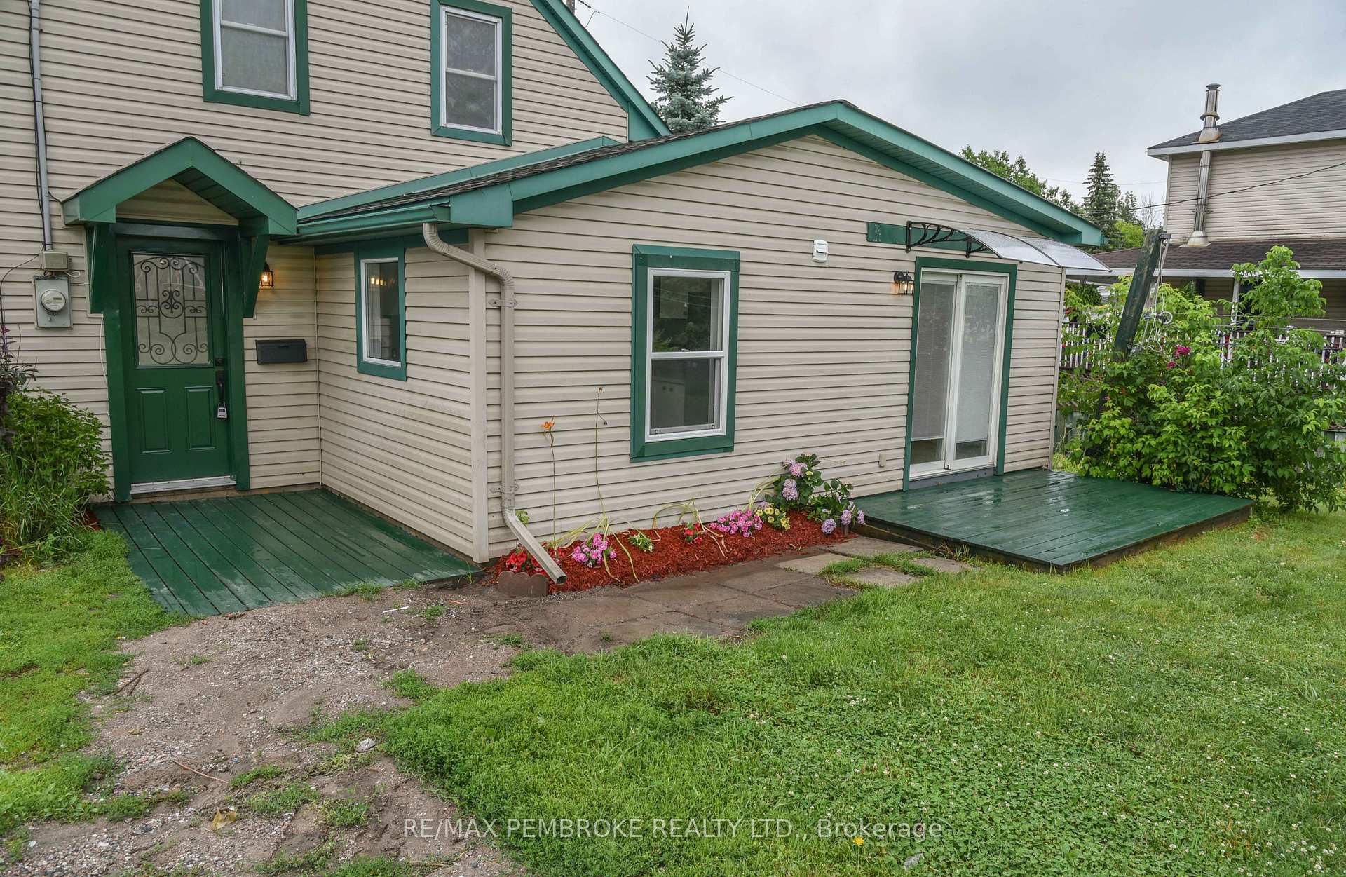 Photo 43 of 279 Lisgar Avenue, Renfrew — HOMEH