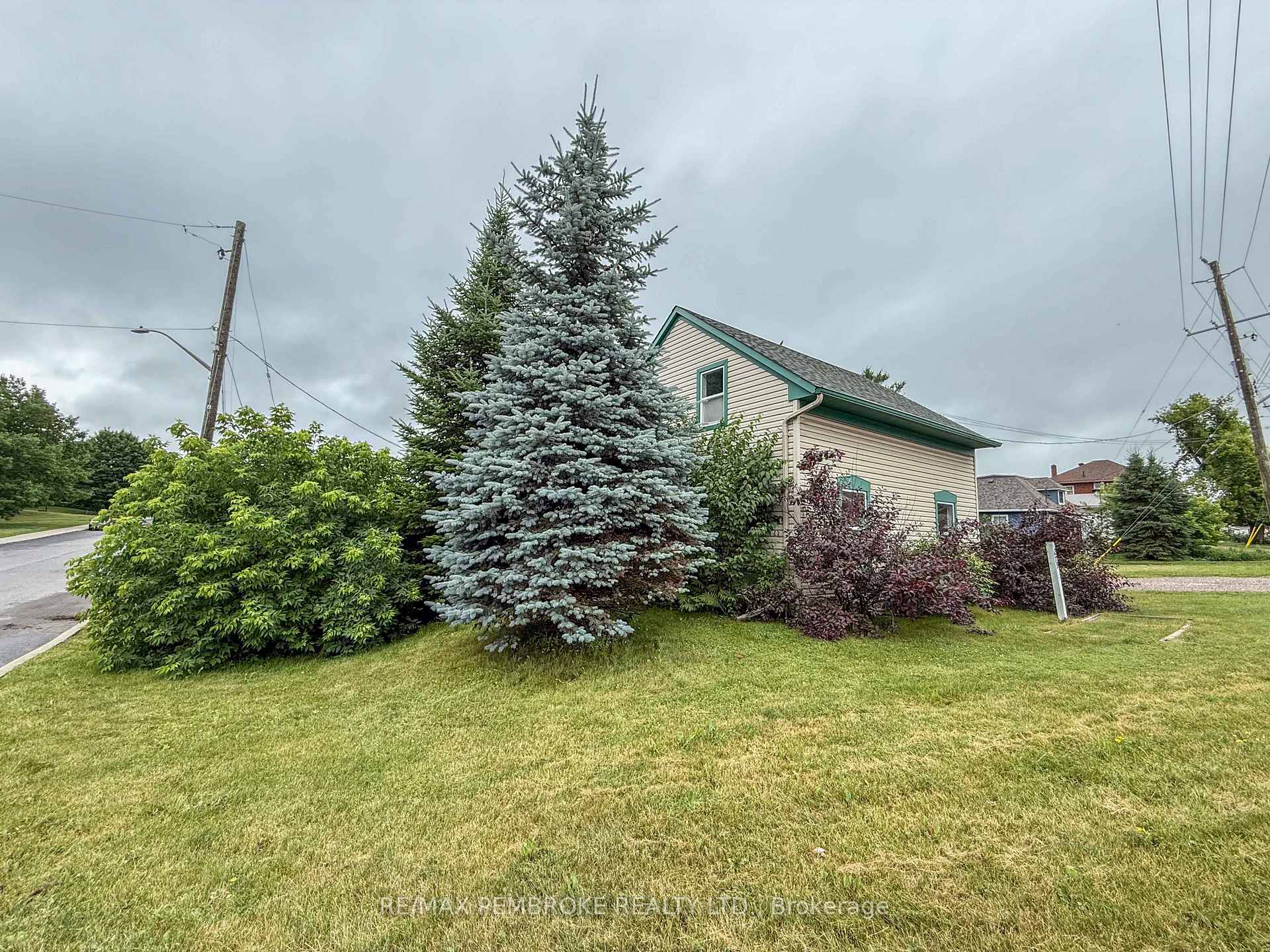 Photo 49 of 279 Lisgar Avenue, Renfrew — HOMEH