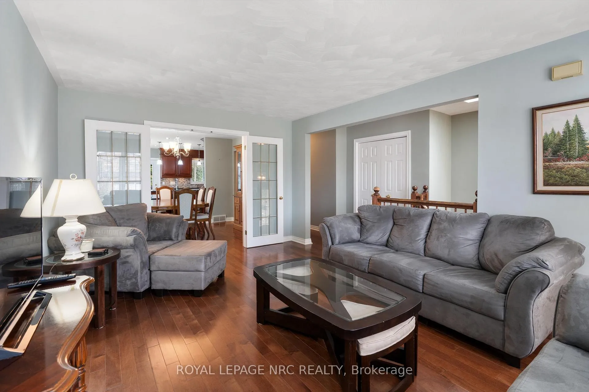 Photo 9 of 8 Dunbar Crescent, St. Catharines, Grapeview — HOMEH