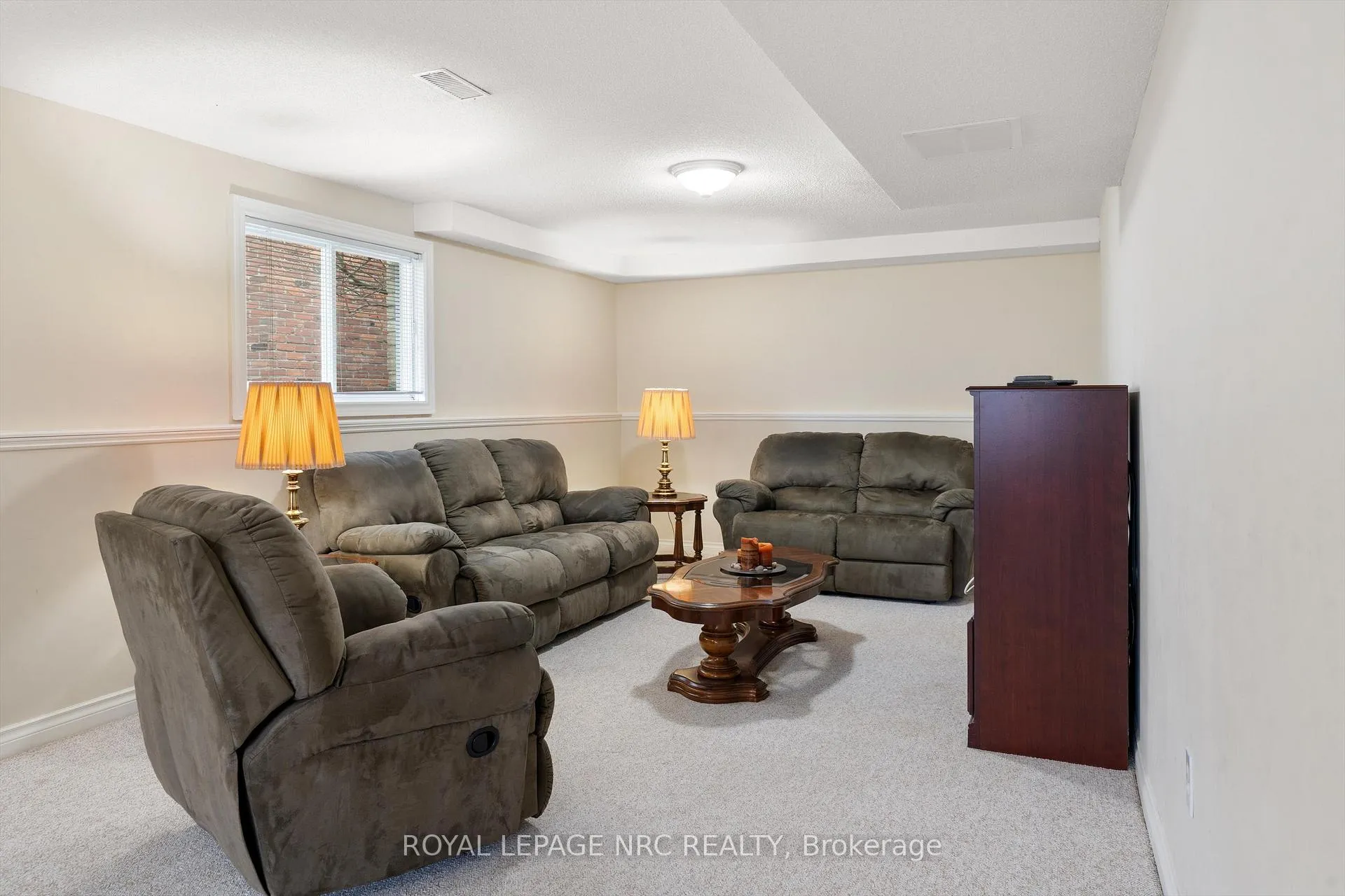 Photo 29 of 8 Dunbar Crescent, St. Catharines, Grapeview — HOMEH
