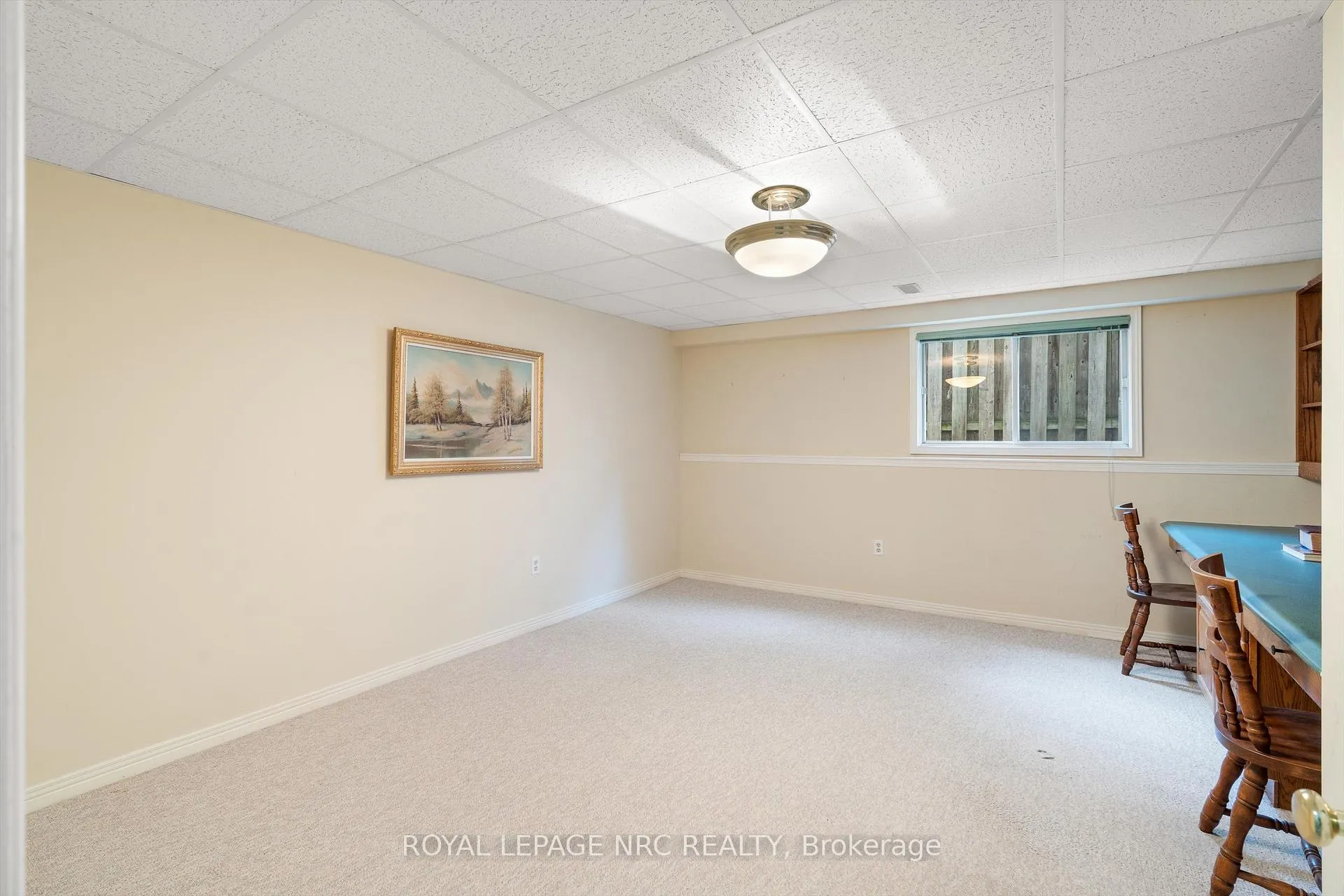 Photo 33 of 8 Dunbar Crescent, St. Catharines, Grapeview — HOMEH
