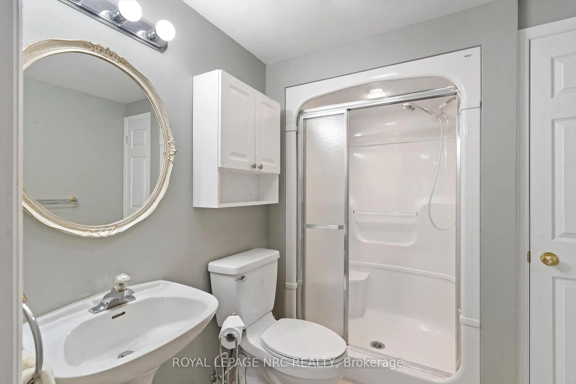 Photo 34 of 8 Dunbar Crescent, St. Catharines, Grapeview — HOMEH