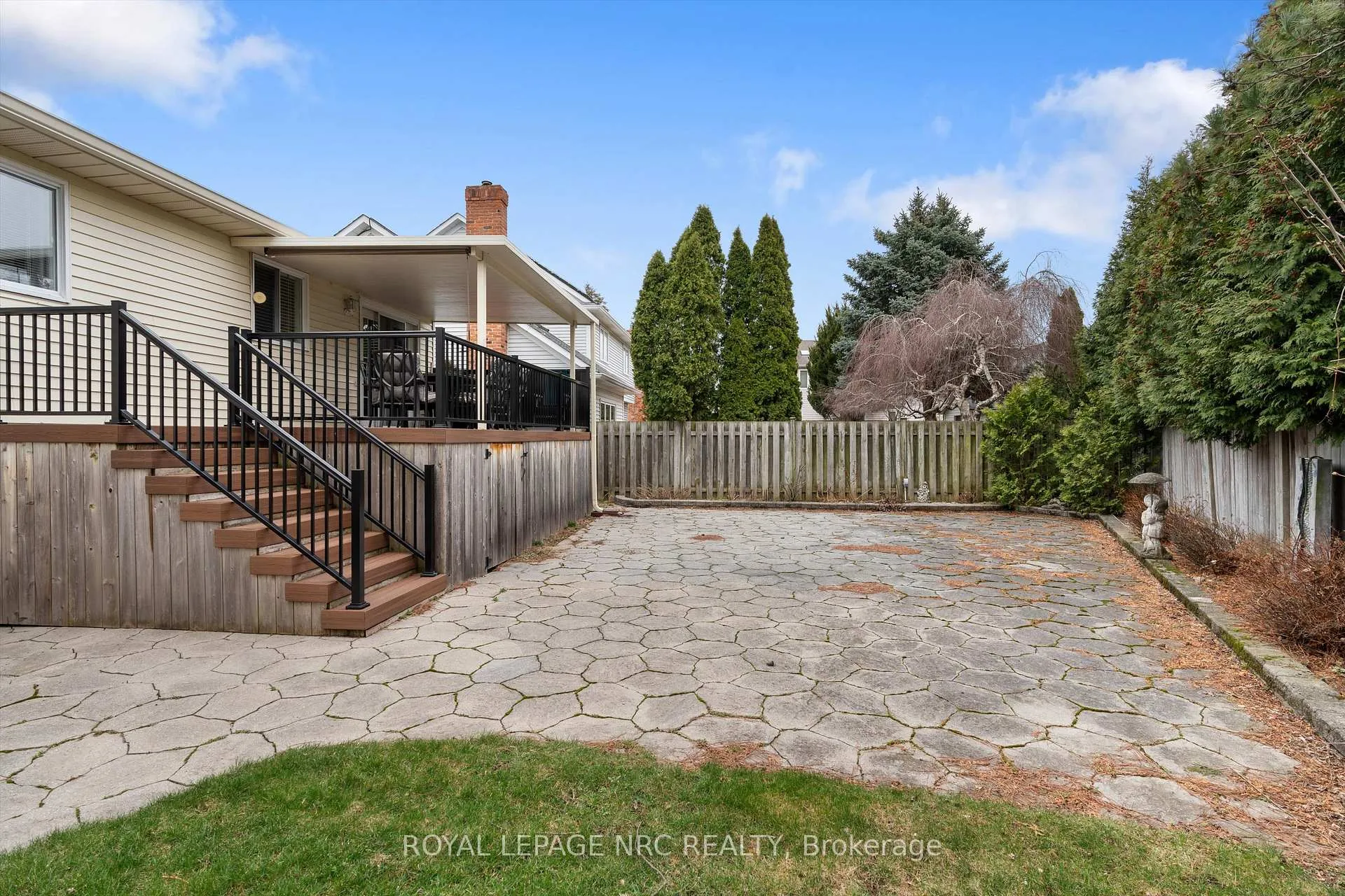 Photo 37 of 8 Dunbar Crescent, St. Catharines, Grapeview — HOMEH