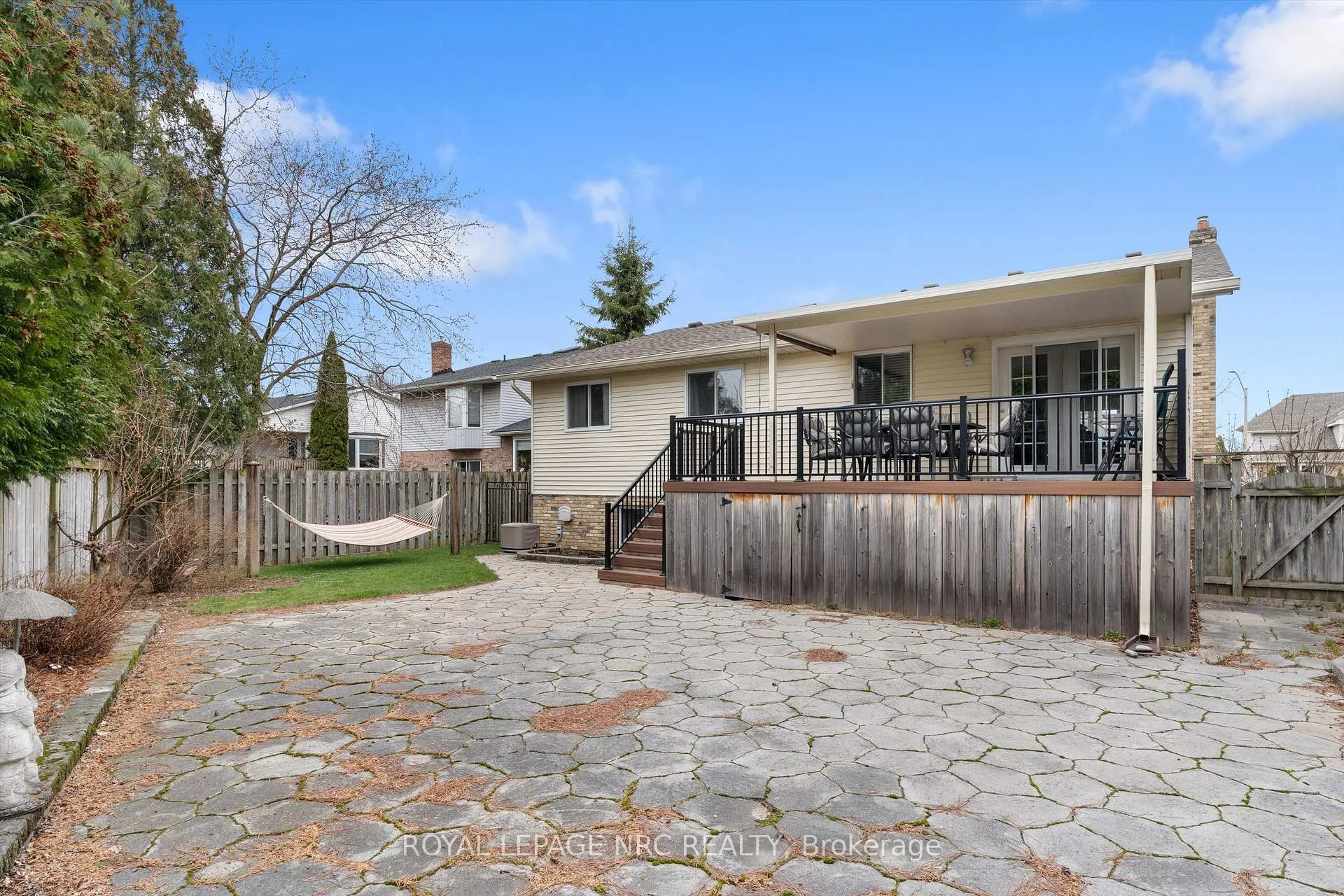 Photo 39 of 8 Dunbar Crescent, St. Catharines, Grapeview — HOMEH
