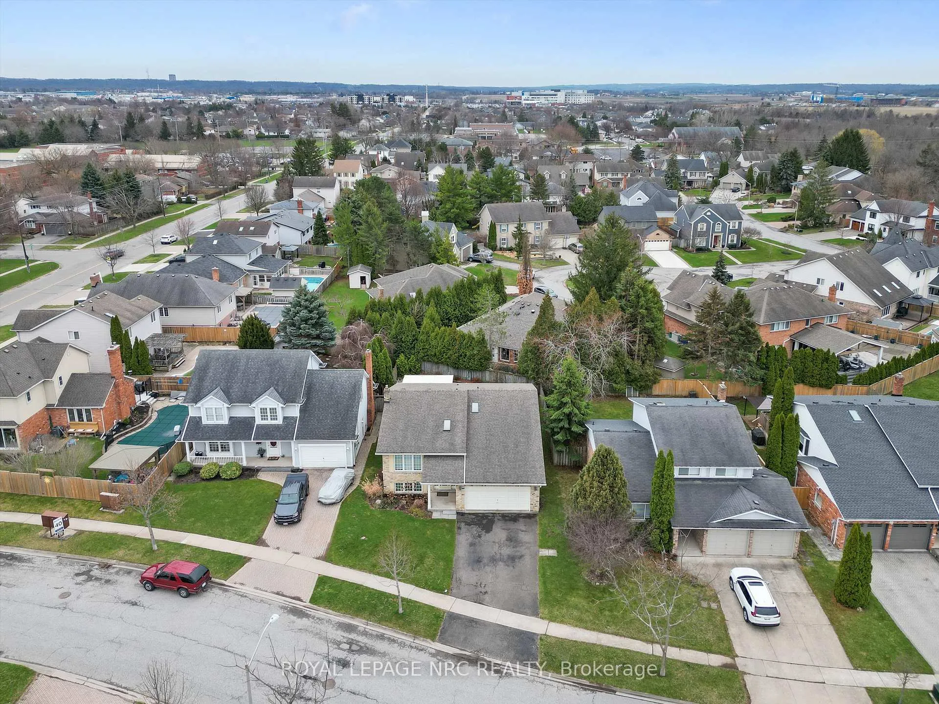 Photo 43 of 8 Dunbar Crescent, St. Catharines, Grapeview — HOMEH