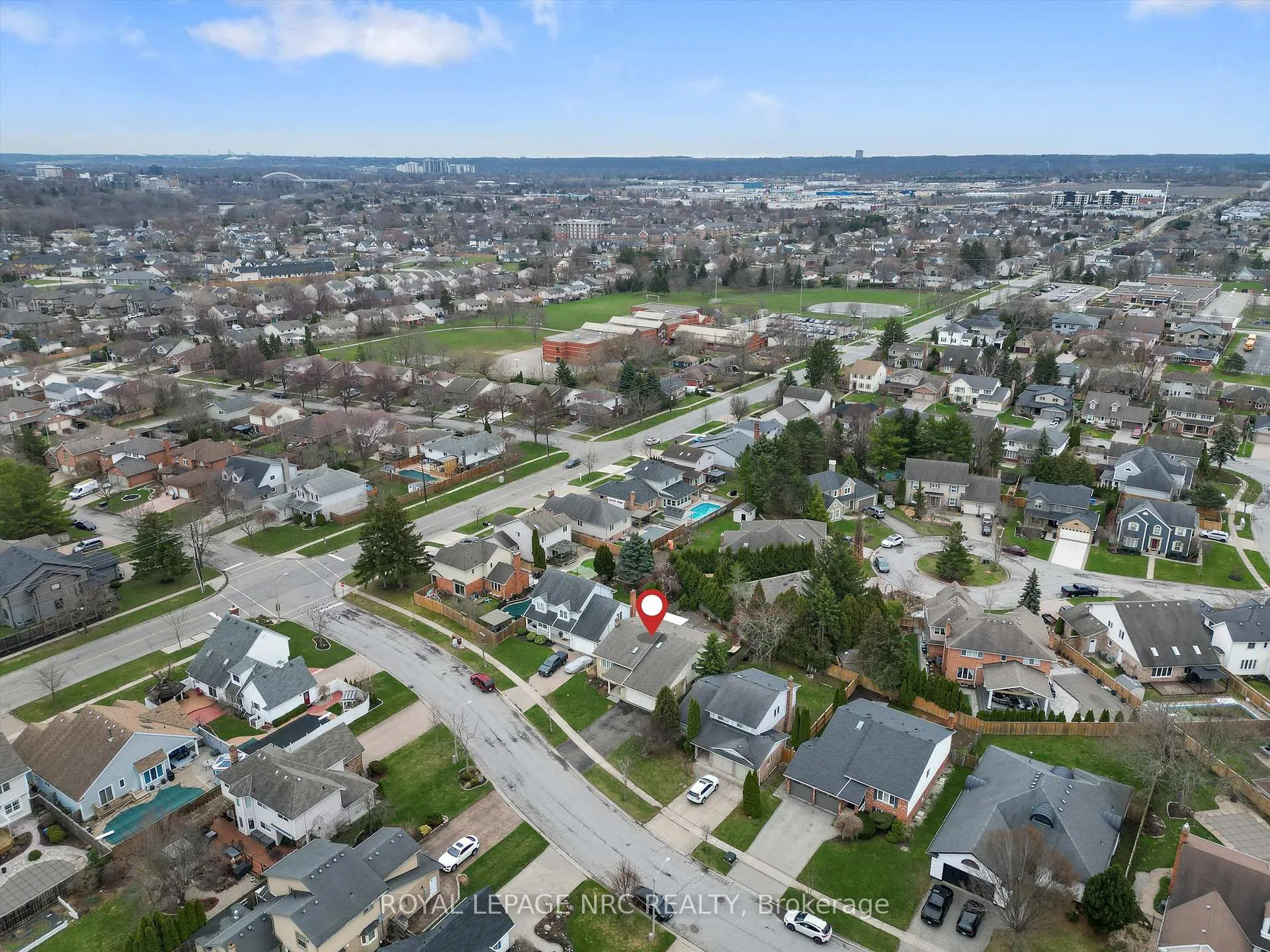 Photo 46 of 8 Dunbar Crescent, St. Catharines, Grapeview — HOMEH