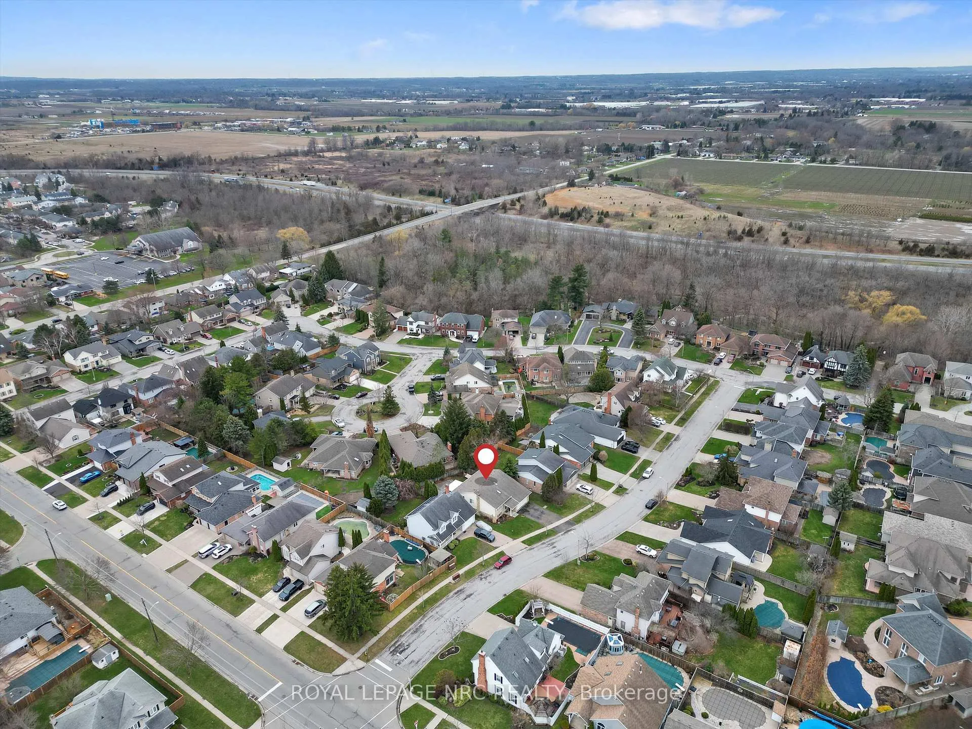 Photo 48 of 8 Dunbar Crescent, St. Catharines, Grapeview — HOMEH