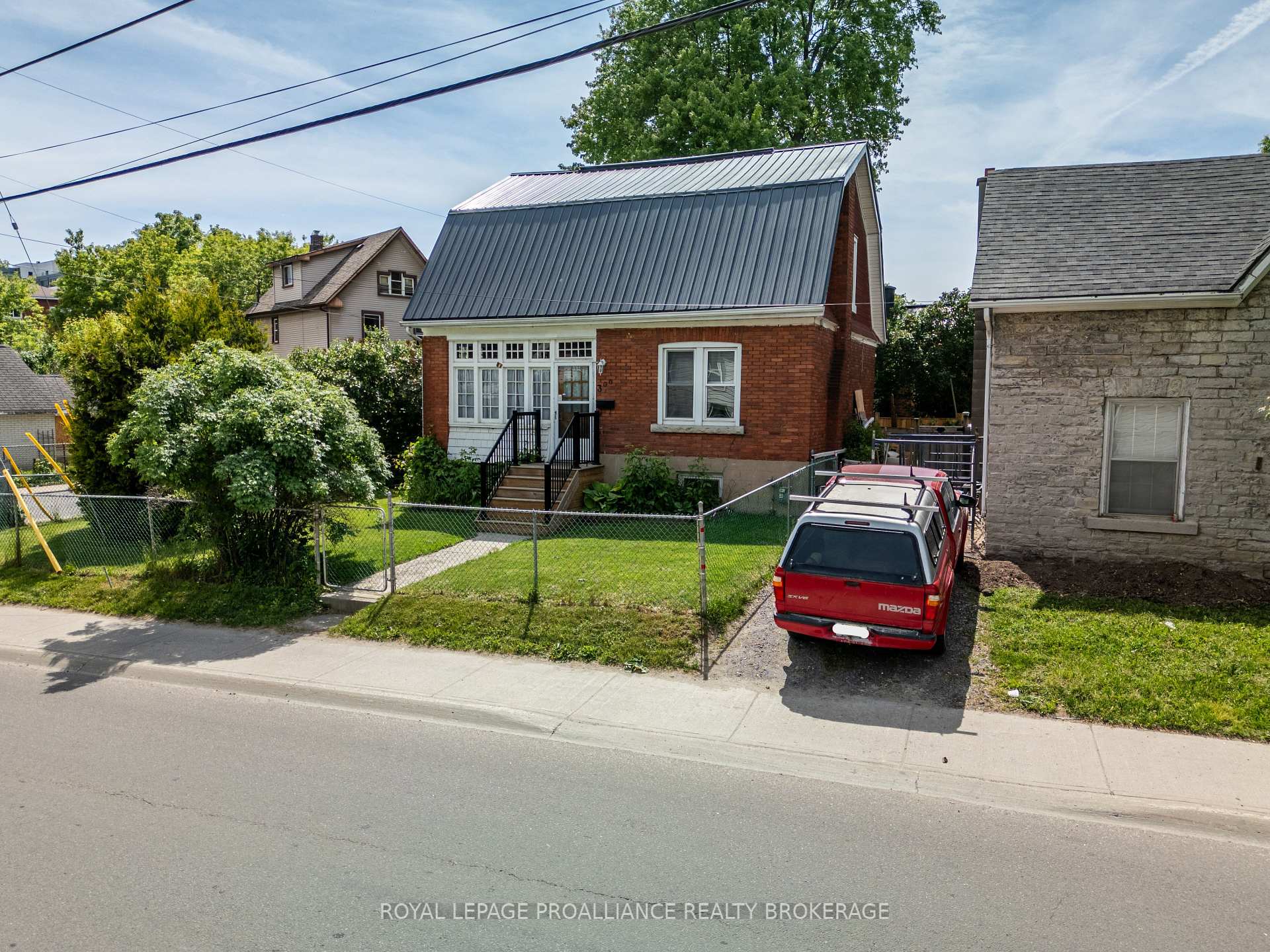 Photo 10 of 300 Division Street, Kingston, East of Sir John A. Blvd — HOMEH