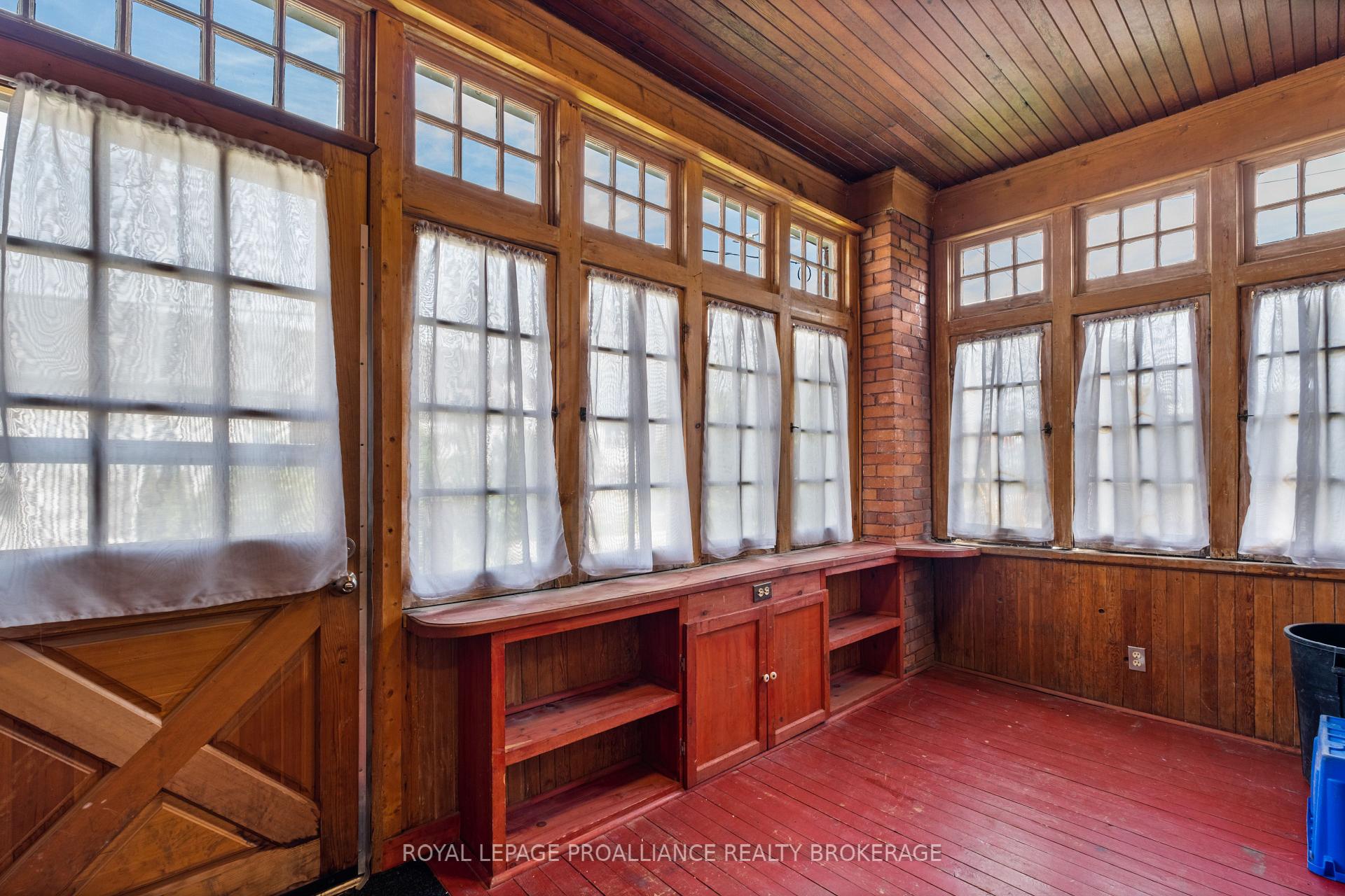 Photo 14 of 300 Division Street, Kingston, East of Sir John A. Blvd — HOMEH