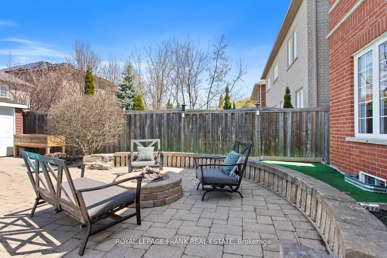 Photo 5 of 1053 Copperfield Drive, Oshawa, Eastdale — HOMEH