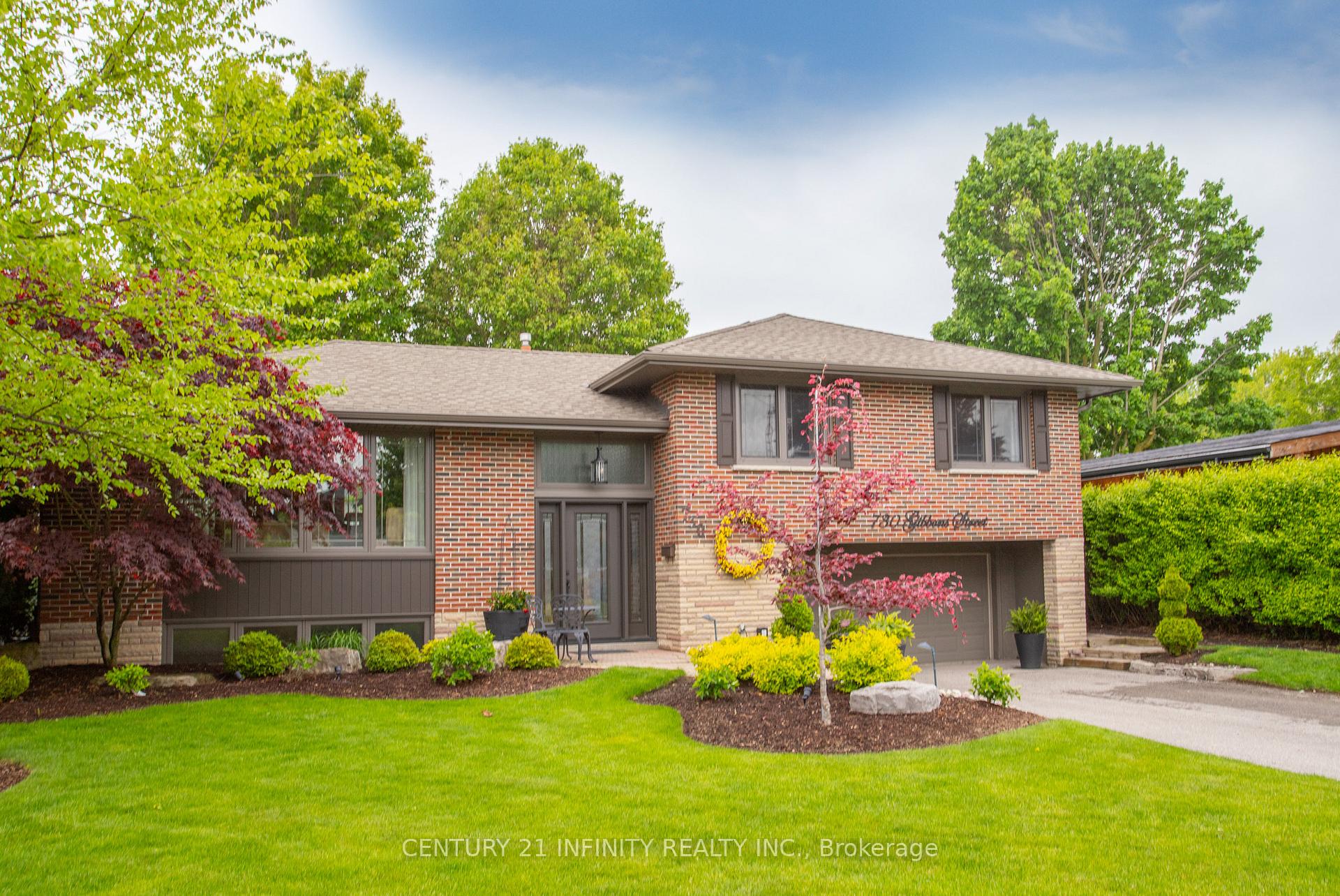 Photo 3 of 730 Gibbons Street, Oshawa, Northglen — HOMEH