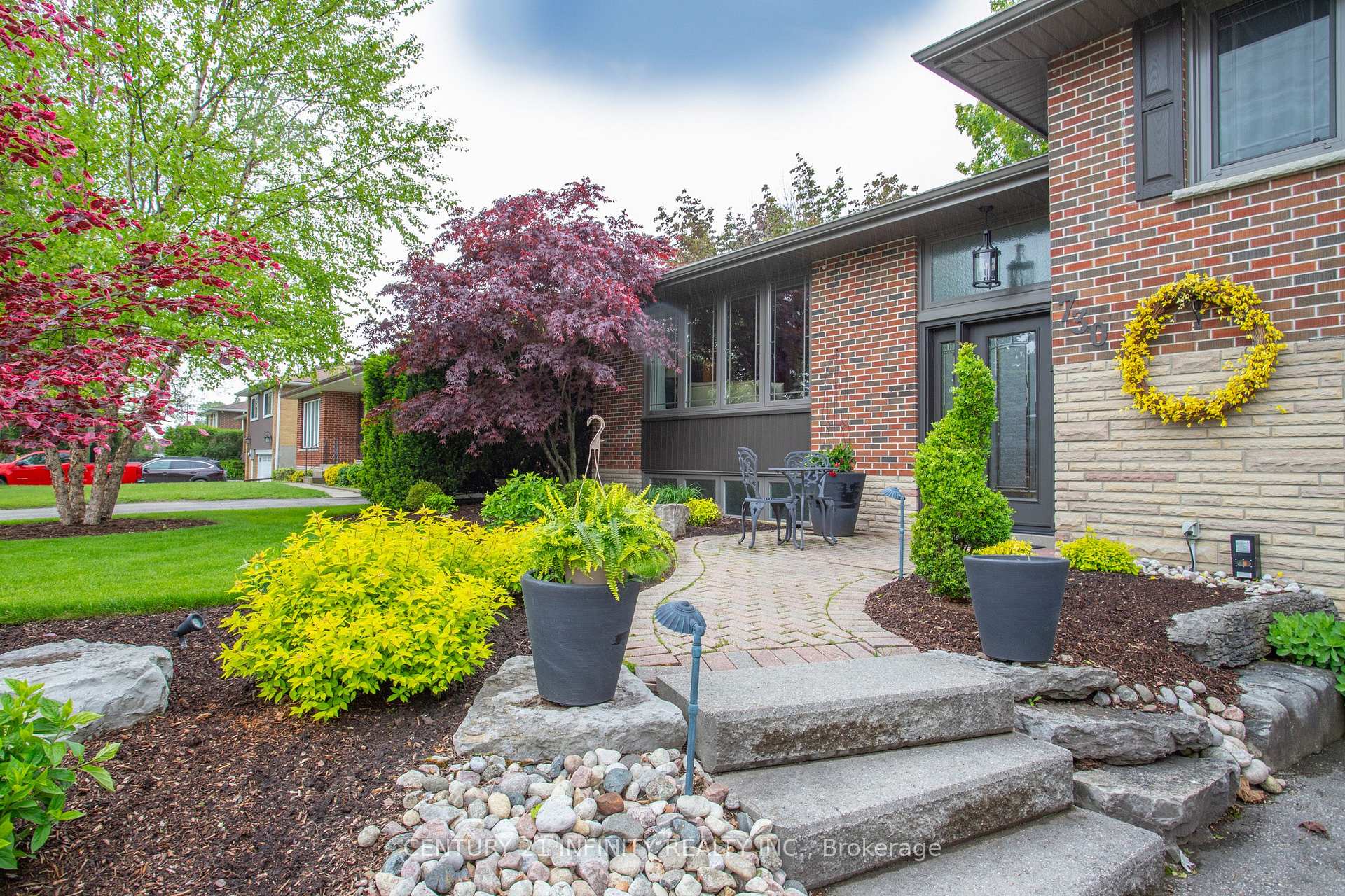 Photo 4 of 730 Gibbons Street, Oshawa, Northglen — HOMEH