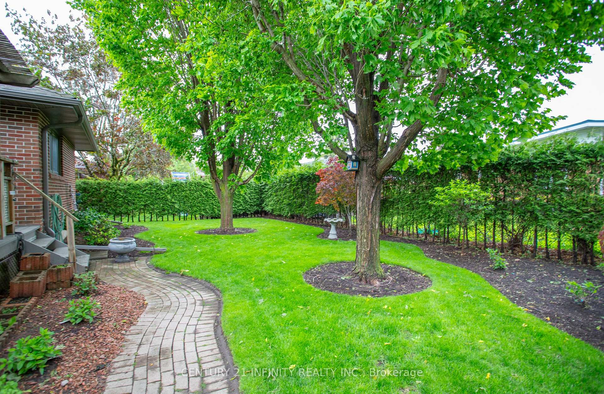 Photo 33 of 730 Gibbons Street, Oshawa, Northglen — HOMEH