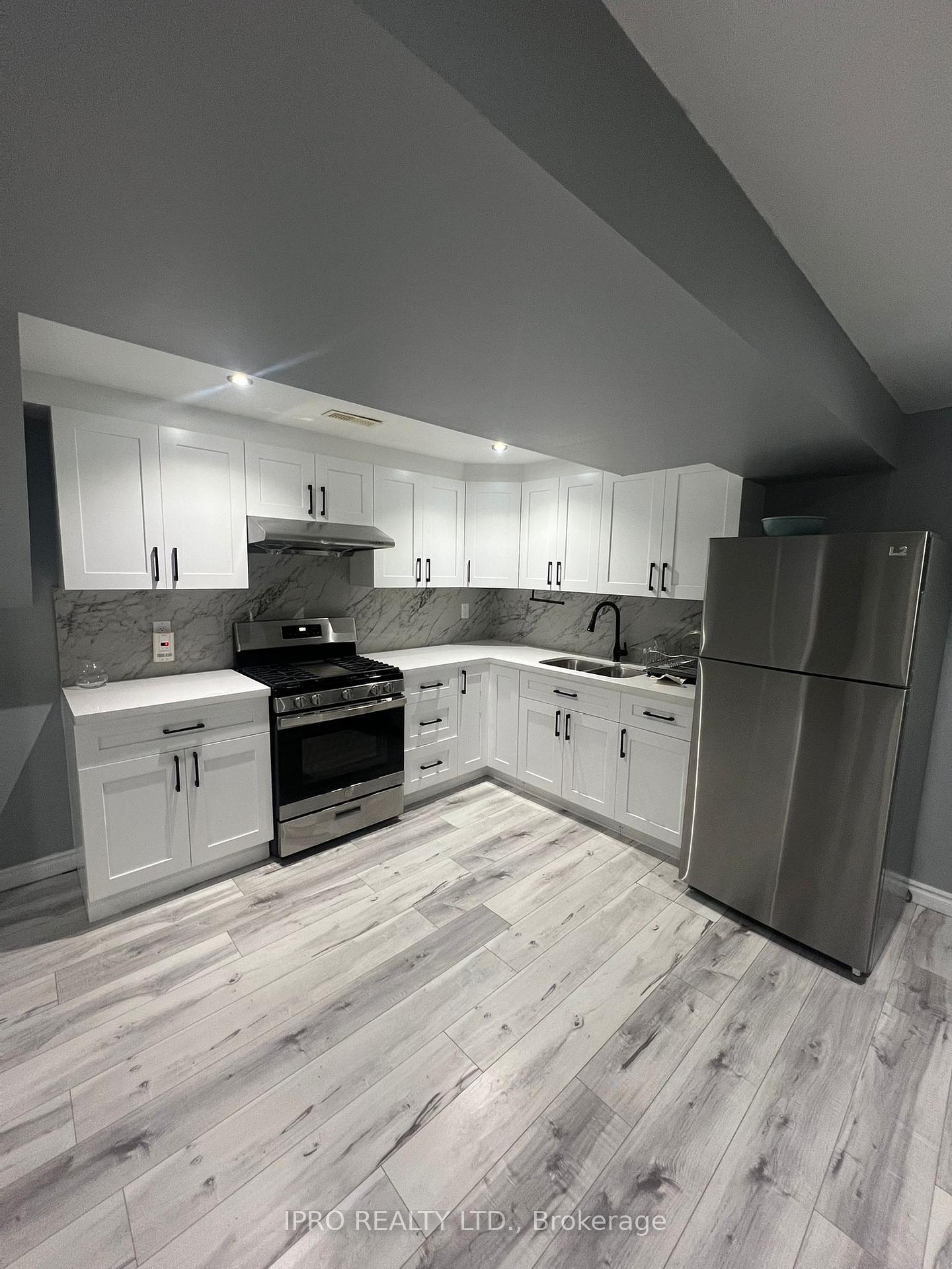 Photo 3 of 1491 Clearbrook Drive, Oshawa, Taunton — HOMEH