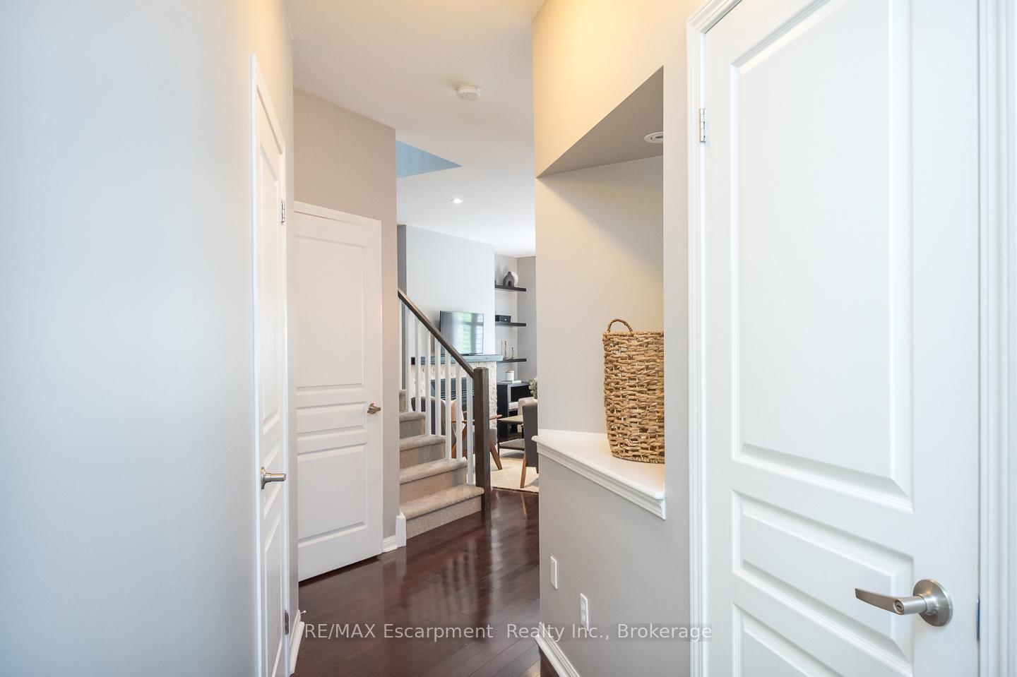 Front of 2377 Stone Glen Crescent