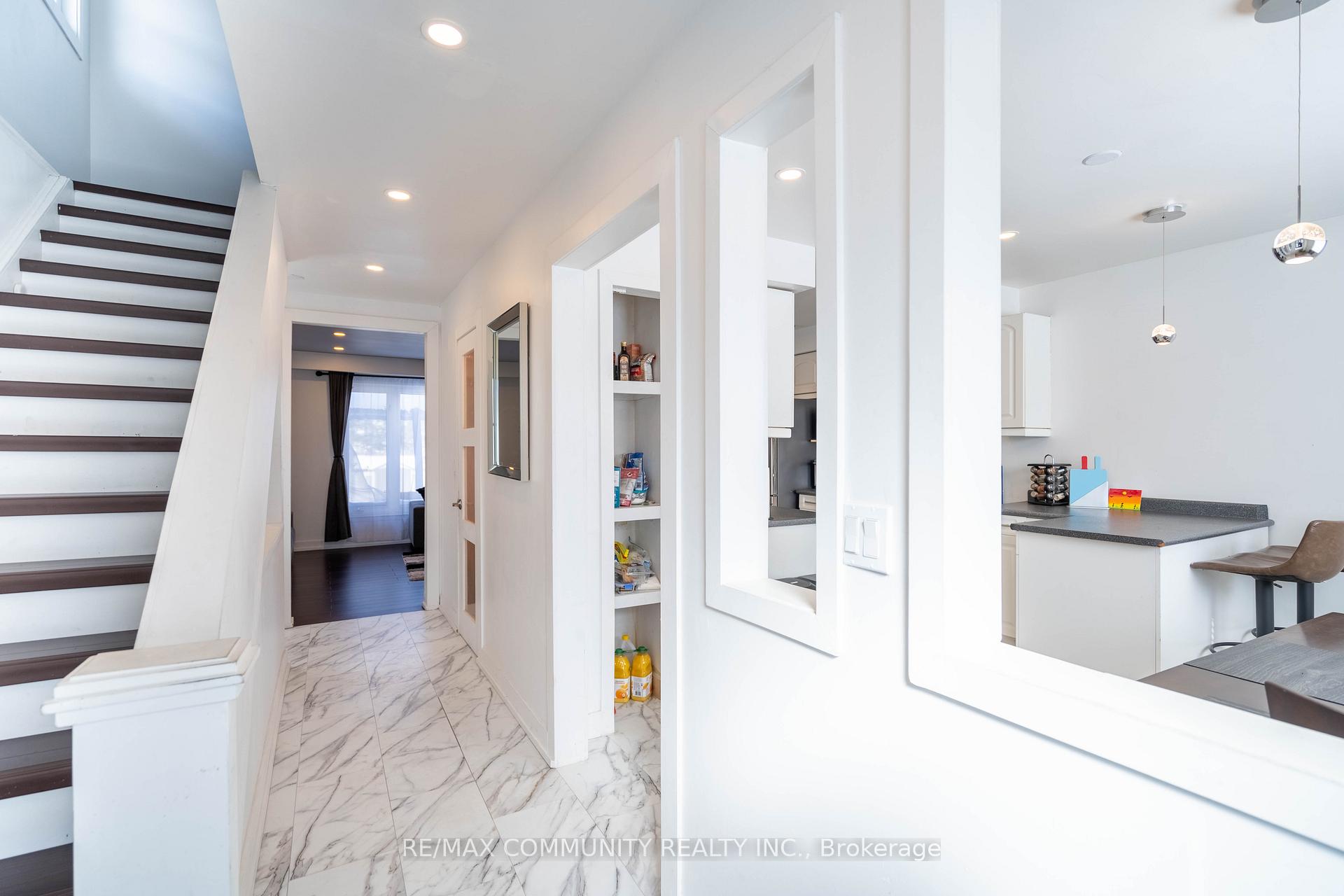 Photo 3 of 624 Radisson Avenue, Oshawa, Vanier — HOMEH