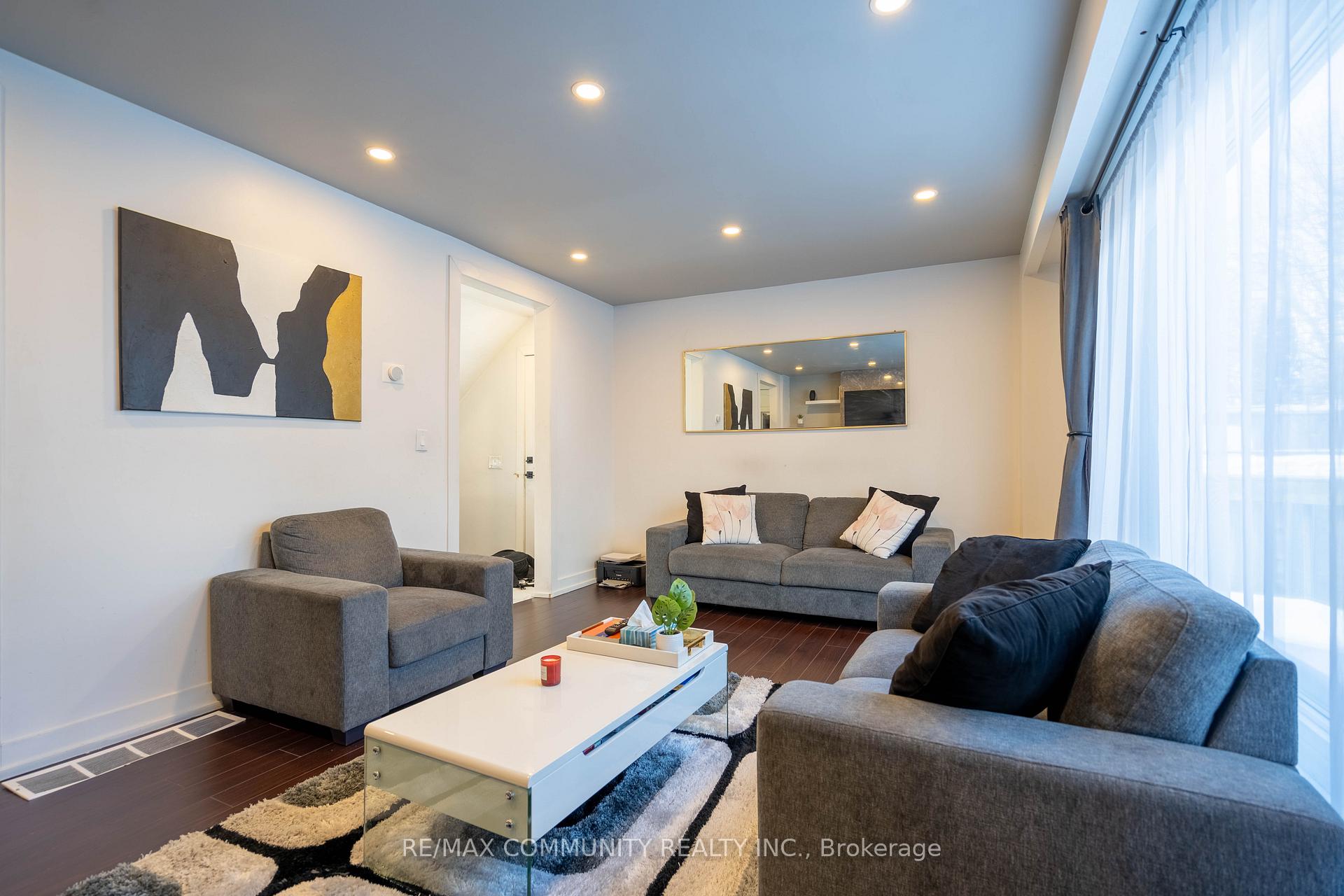 Photo 8 of 624 Radisson Avenue, Oshawa, Vanier — HOMEH