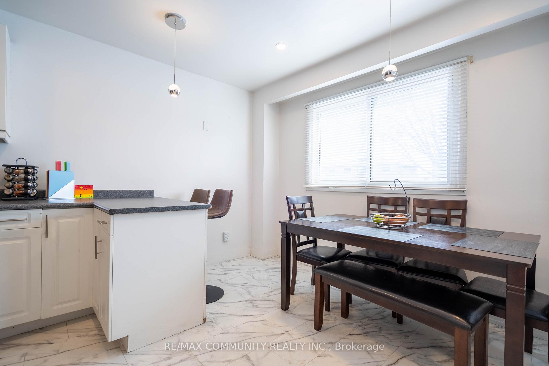 Photo 9 of 624 Radisson Avenue, Oshawa, Vanier — HOMEH