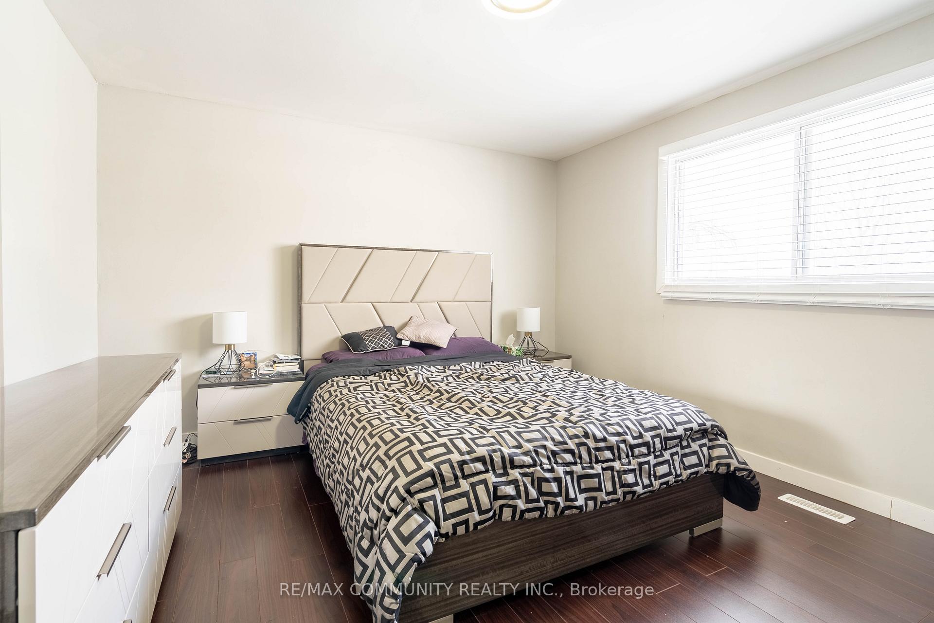 Photo 13 of 624 Radisson Avenue, Oshawa, Vanier — HOMEH