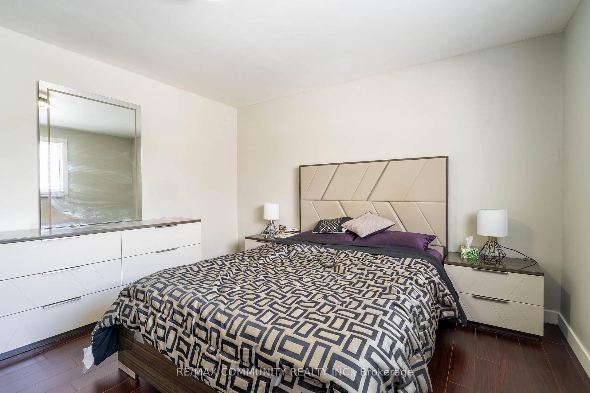 Photo 14 of 624 Radisson Avenue, Oshawa, Vanier — HOMEH