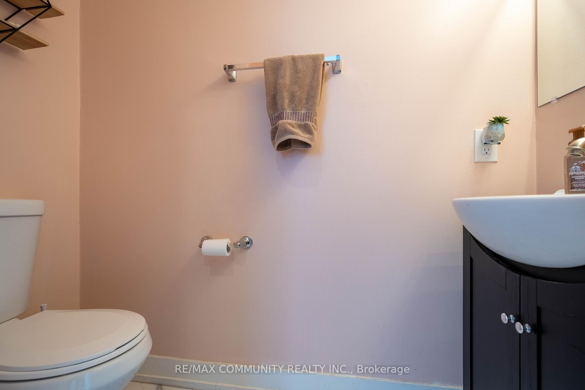 Photo 17 of 624 Radisson Avenue, Oshawa, Vanier — HOMEH