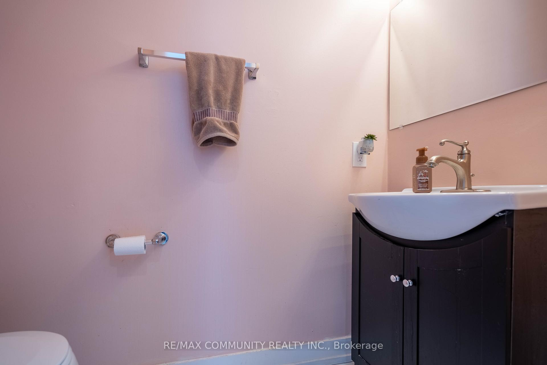 Photo 22 of 624 Radisson Avenue, Oshawa, Vanier — HOMEH