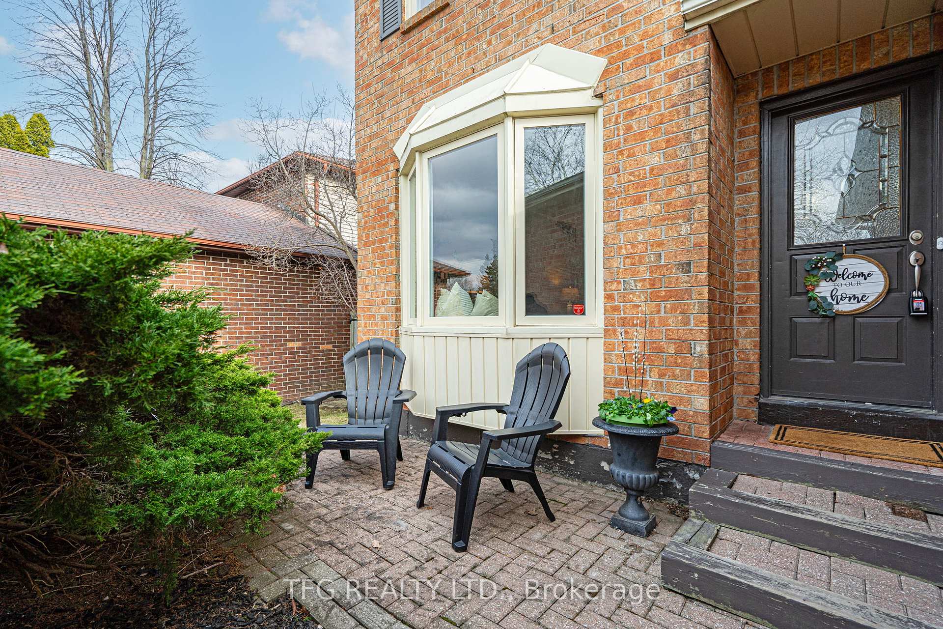 Photo 2 of 1272 Maple Ridge Drive, Pickering, Liverpool — HOMEH