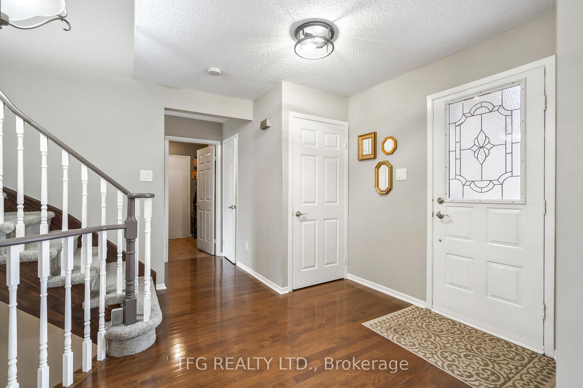 Photo 3 of 1272 Maple Ridge Drive, Pickering, Liverpool — HOMEH
