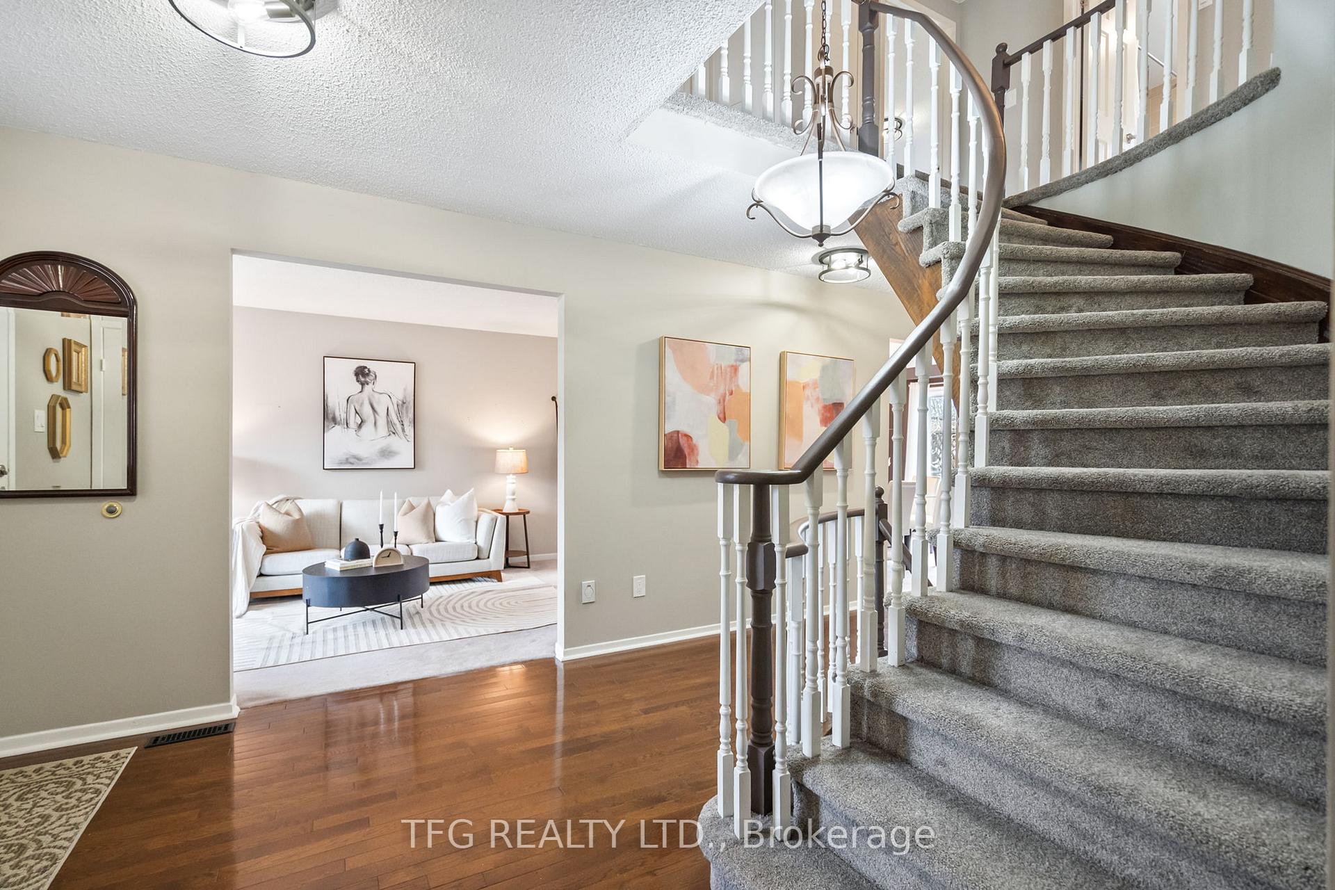 Photo 4 of 1272 Maple Ridge Drive, Pickering, Liverpool — HOMEH