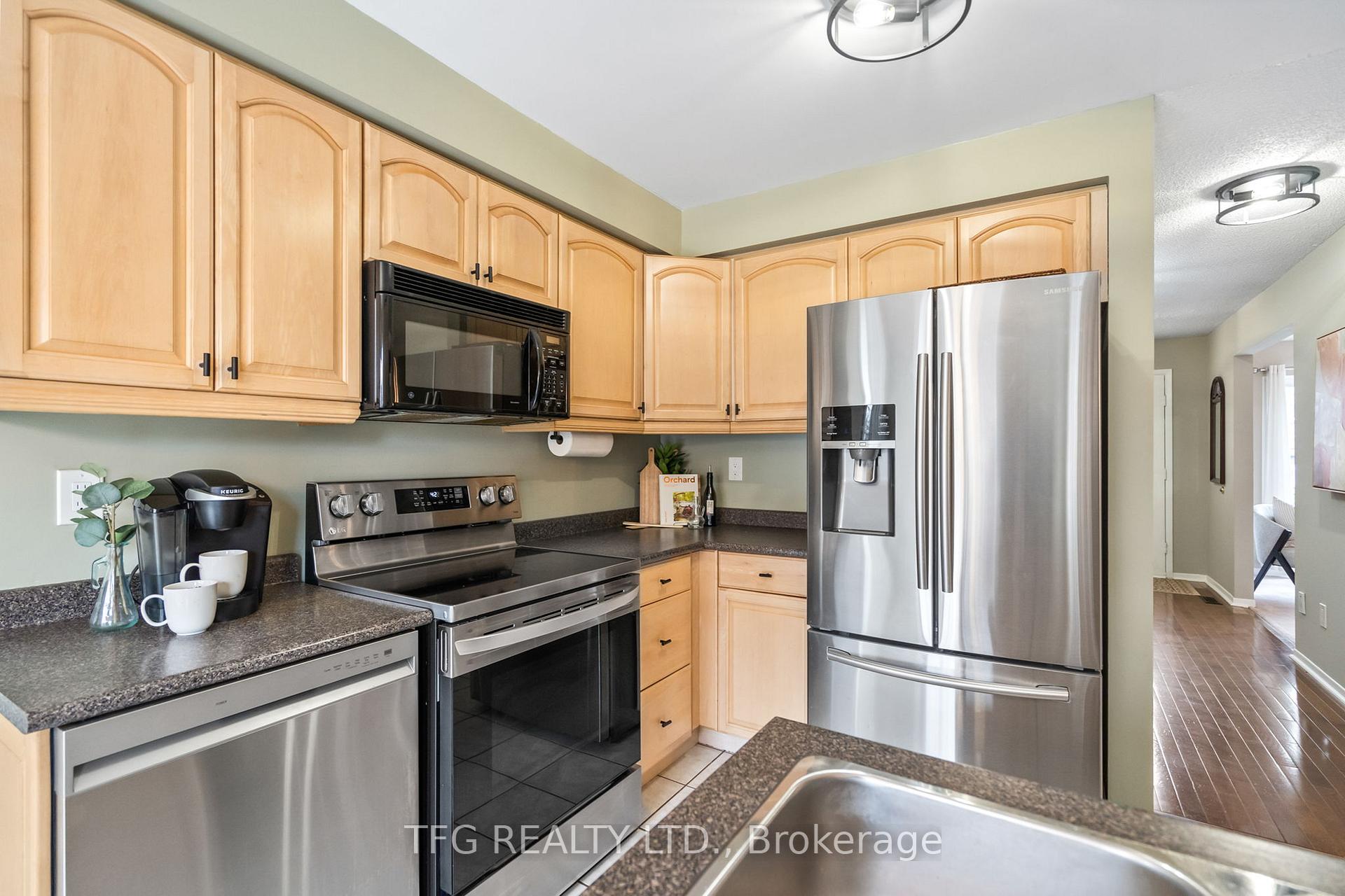 Photo 9 of 1272 Maple Ridge Drive, Pickering, Liverpool — HOMEH