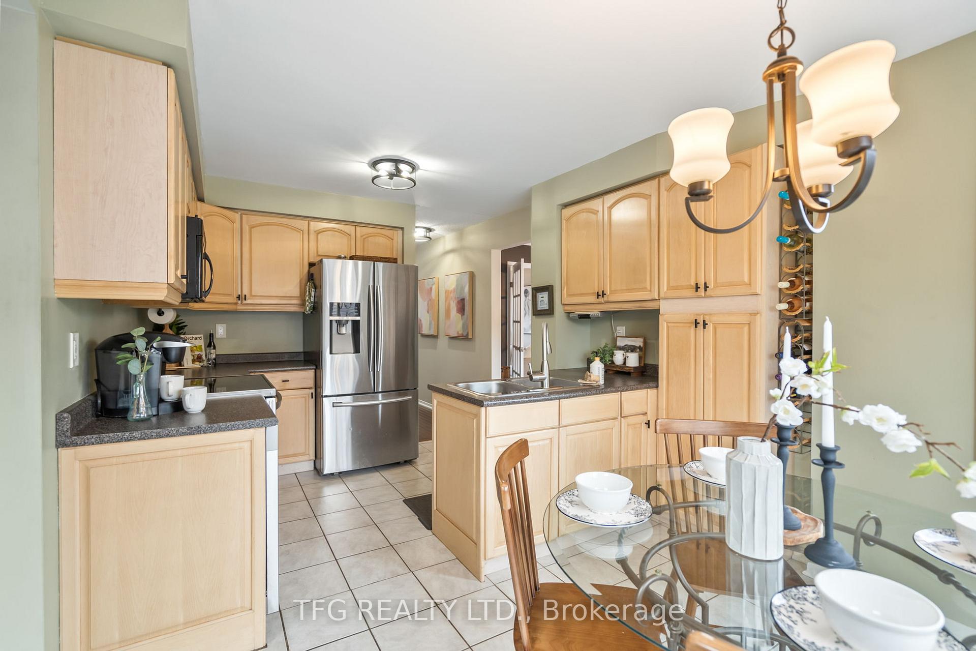 Photo 11 of 1272 Maple Ridge Drive, Pickering, Liverpool — HOMEH