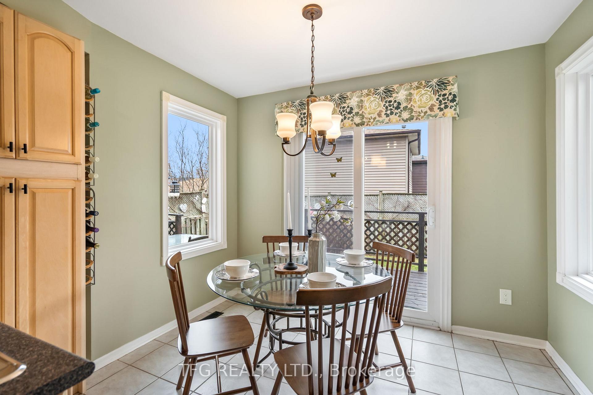 Photo 12 of 1272 Maple Ridge Drive, Pickering, Liverpool — HOMEH