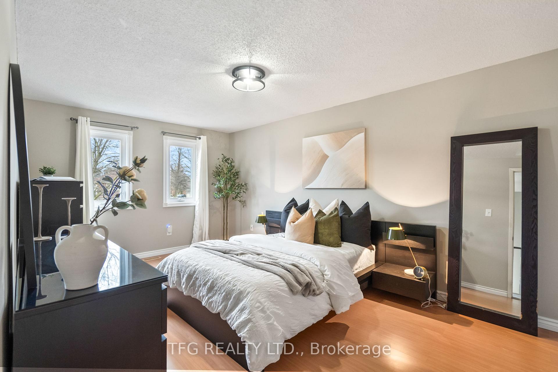 Photo 18 of 1272 Maple Ridge Drive, Pickering, Liverpool — HOMEH