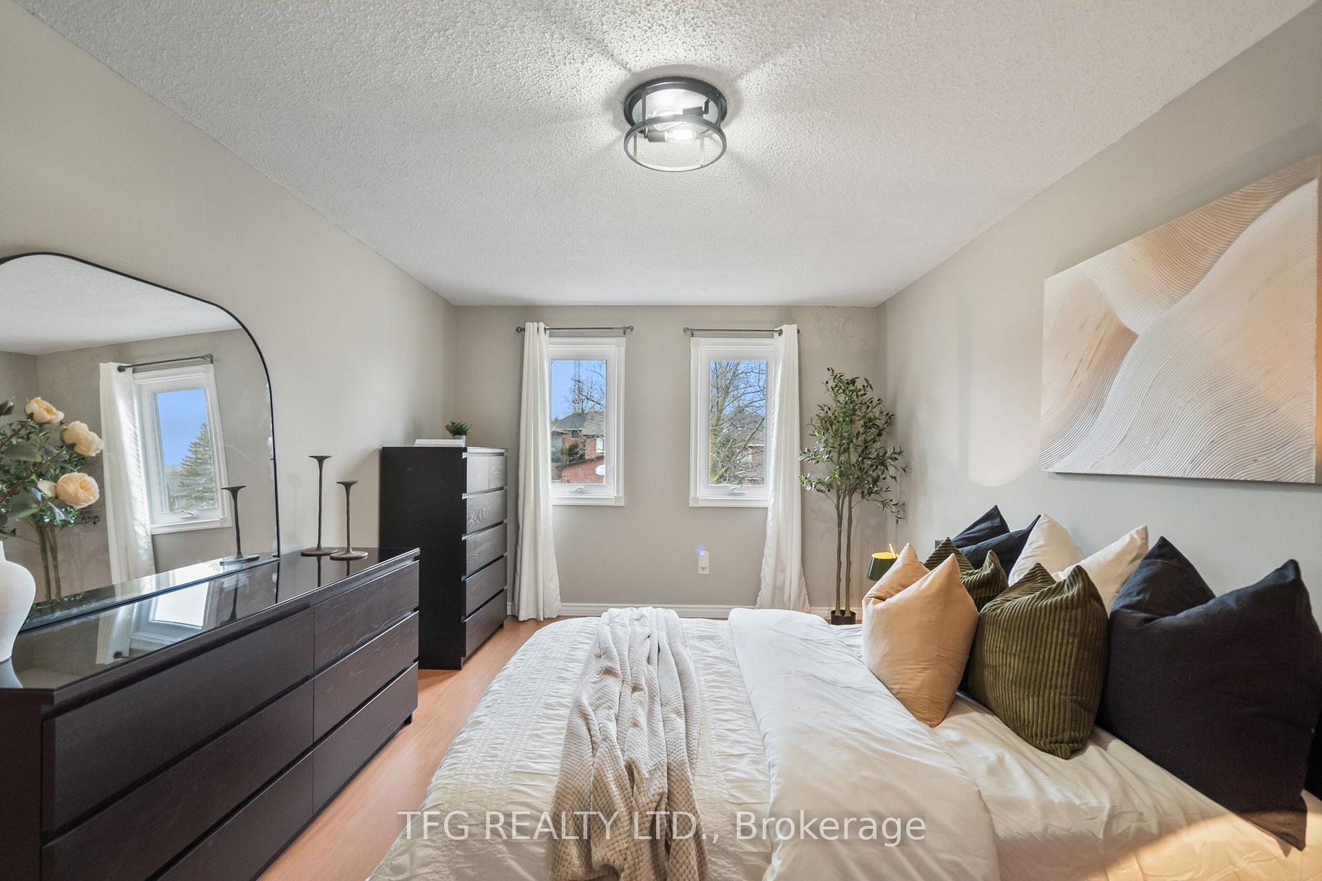 Photo 19 of 1272 Maple Ridge Drive, Pickering, Liverpool — HOMEH