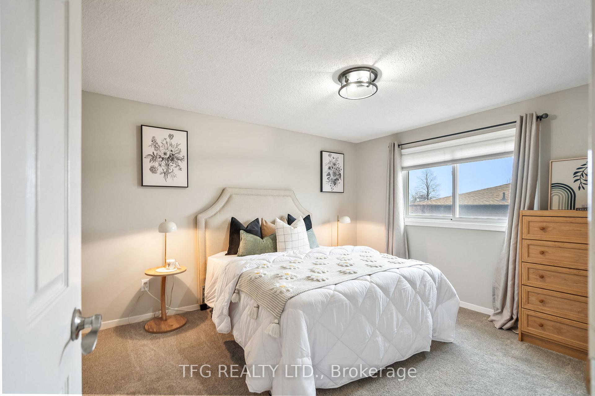 Photo 20 of 1272 Maple Ridge Drive, Pickering, Liverpool — HOMEH