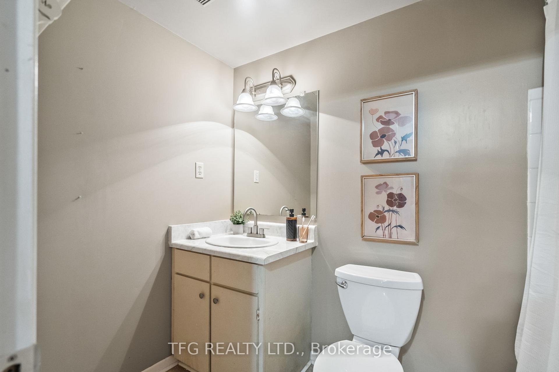 Photo 32 of 1272 Maple Ridge Drive, Pickering, Liverpool — HOMEH