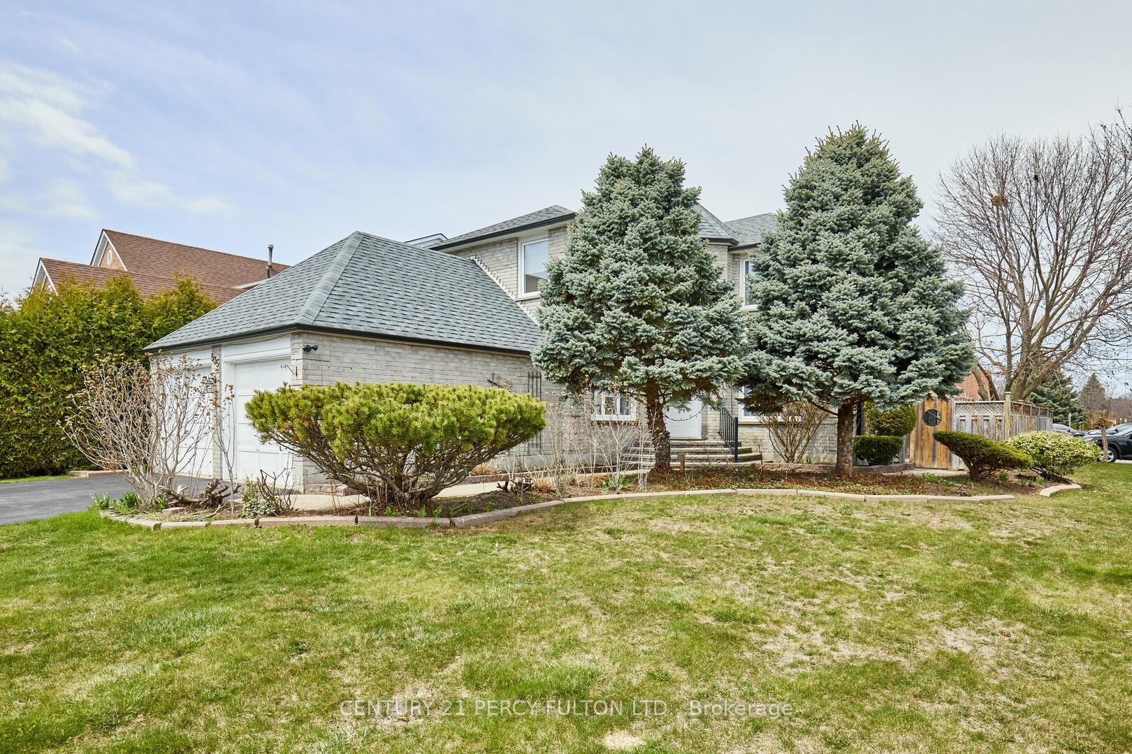 Photo 2 of 535 Gardenview Square, Pickering, Amberlea — HOMEH